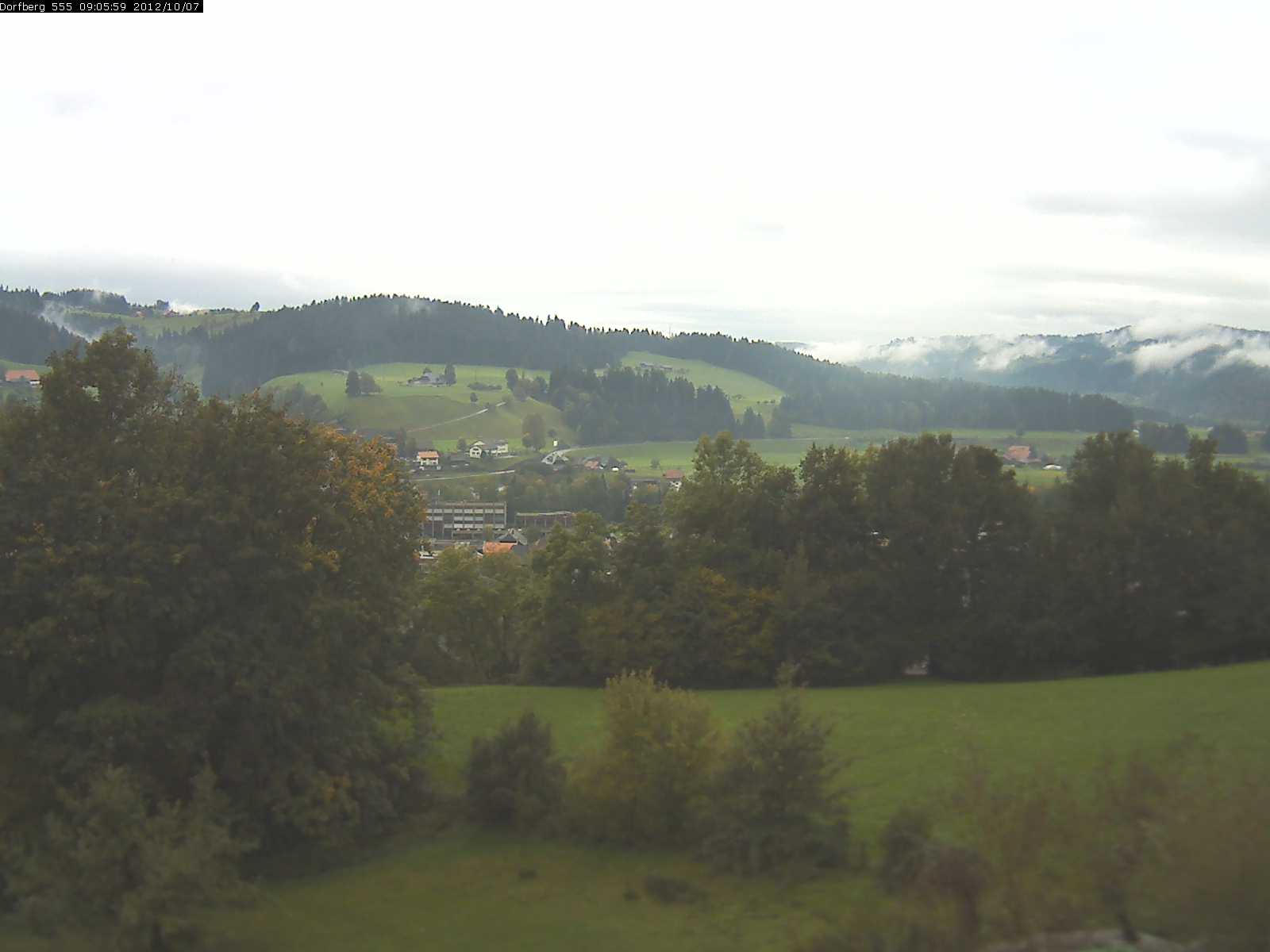 Webcam-Bild: Aussicht vom Dorfberg in Langnau 20121007-090600