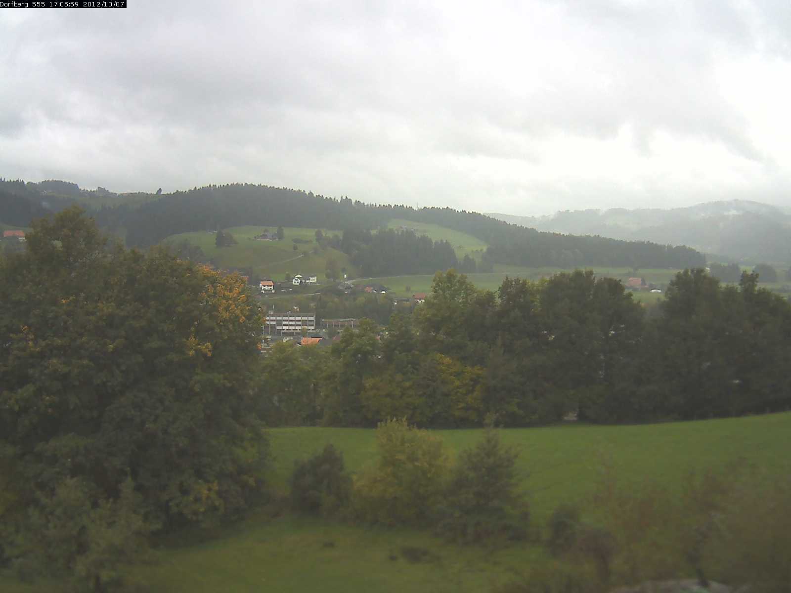 Webcam-Bild: Aussicht vom Dorfberg in Langnau 20121007-170600