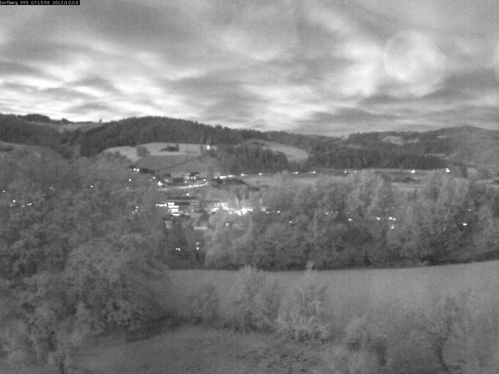 Webcam-Bild: Aussicht vom Dorfberg in Langnau 20121018-071600