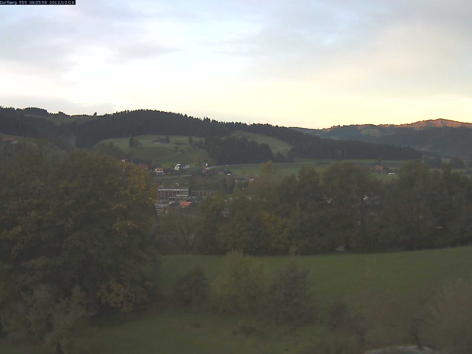 Webcam-Bild: Aussicht vom Dorfberg in Langnau 20121018-080600
