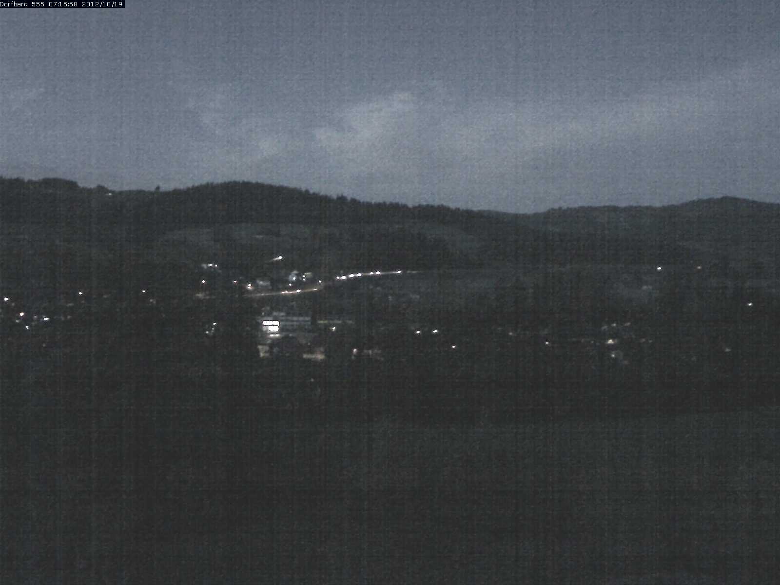 Webcam-Bild: Aussicht vom Dorfberg in Langnau 20121019-071600