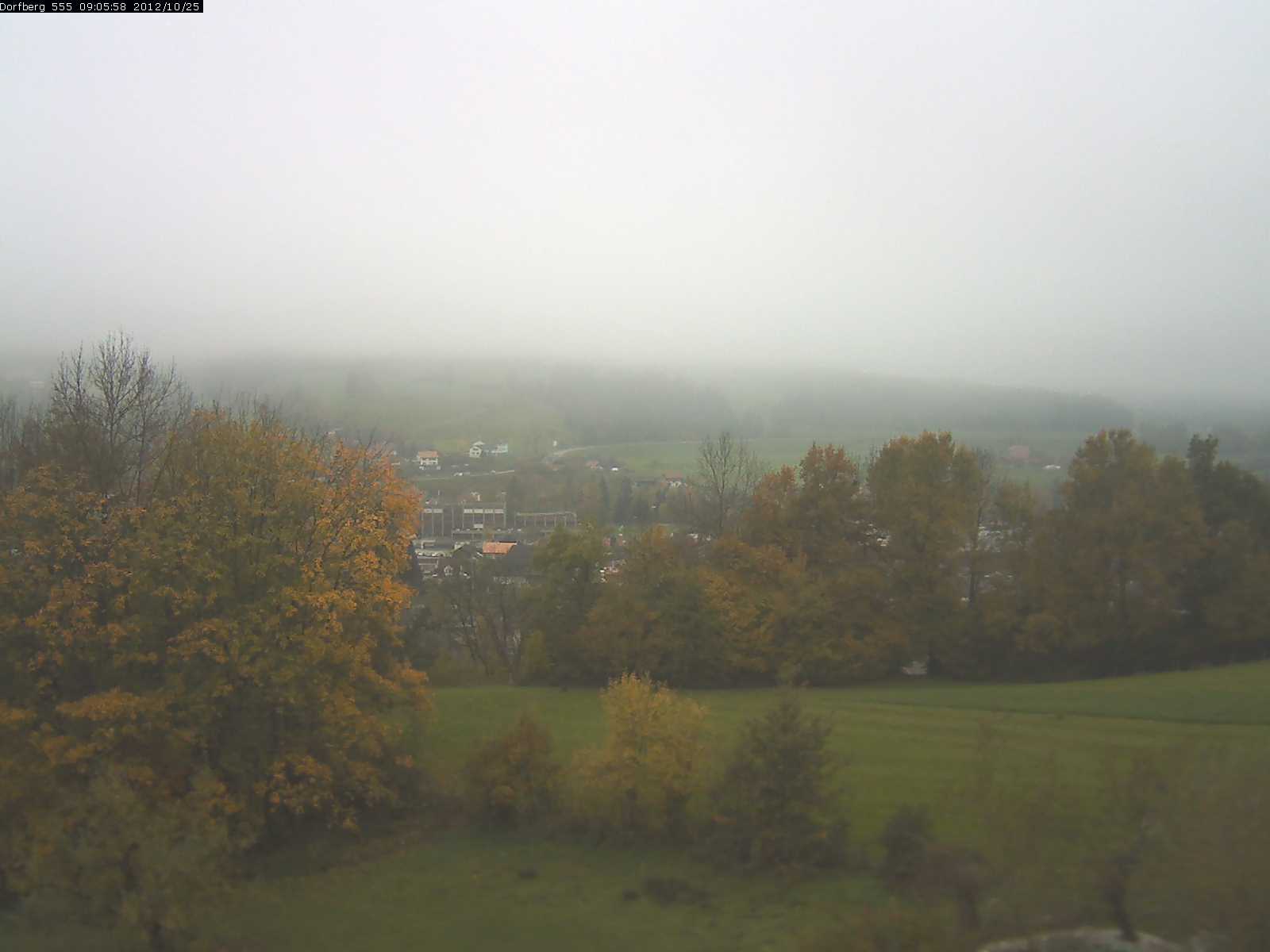 Webcam-Bild: Aussicht vom Dorfberg in Langnau 20121025-090600