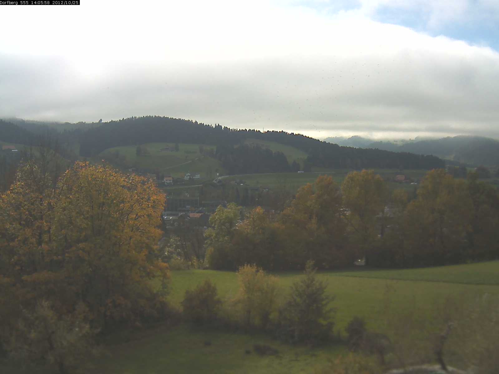 Webcam-Bild: Aussicht vom Dorfberg in Langnau 20121025-140600
