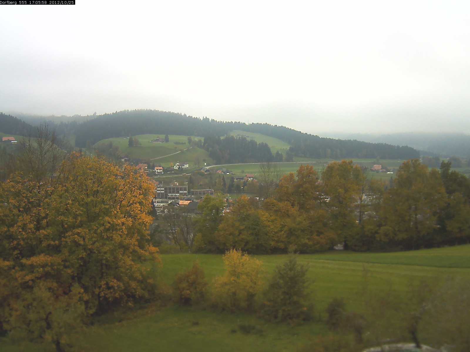 Webcam-Bild: Aussicht vom Dorfberg in Langnau 20121025-170600