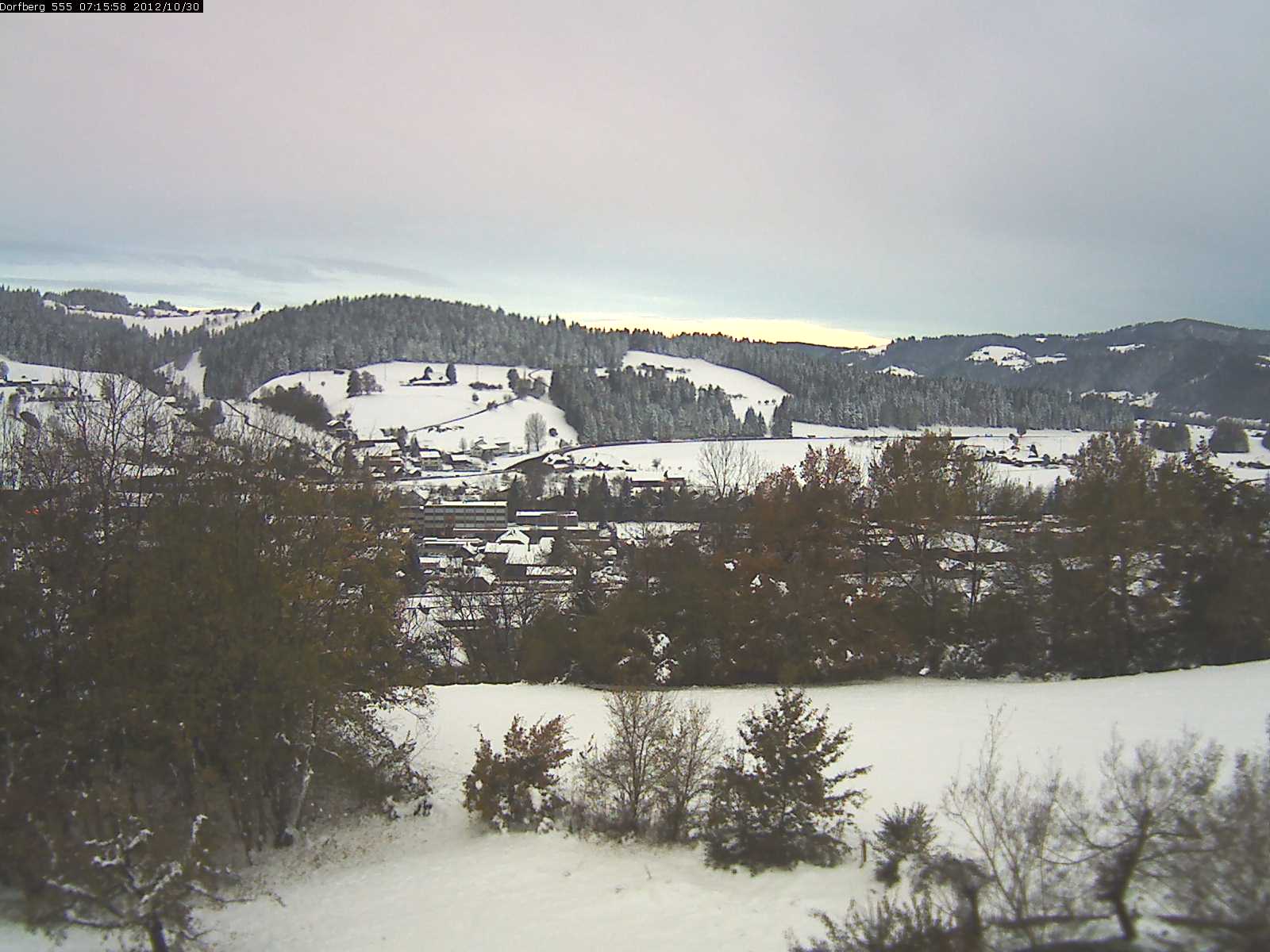 Webcam-Bild: Aussicht vom Dorfberg in Langnau 20121030-071600