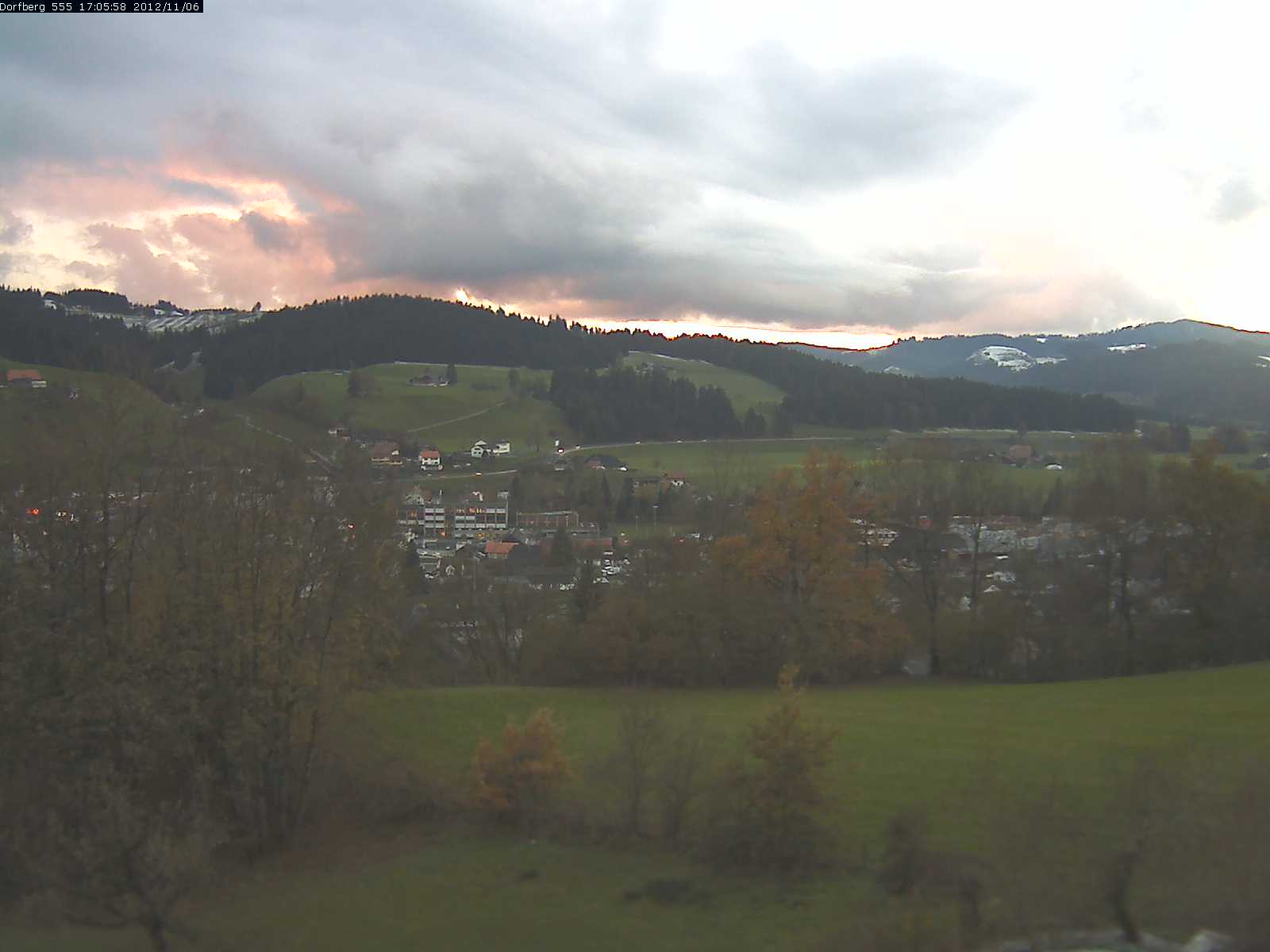 Webcam-Bild: Aussicht vom Dorfberg in Langnau 20121106-170600