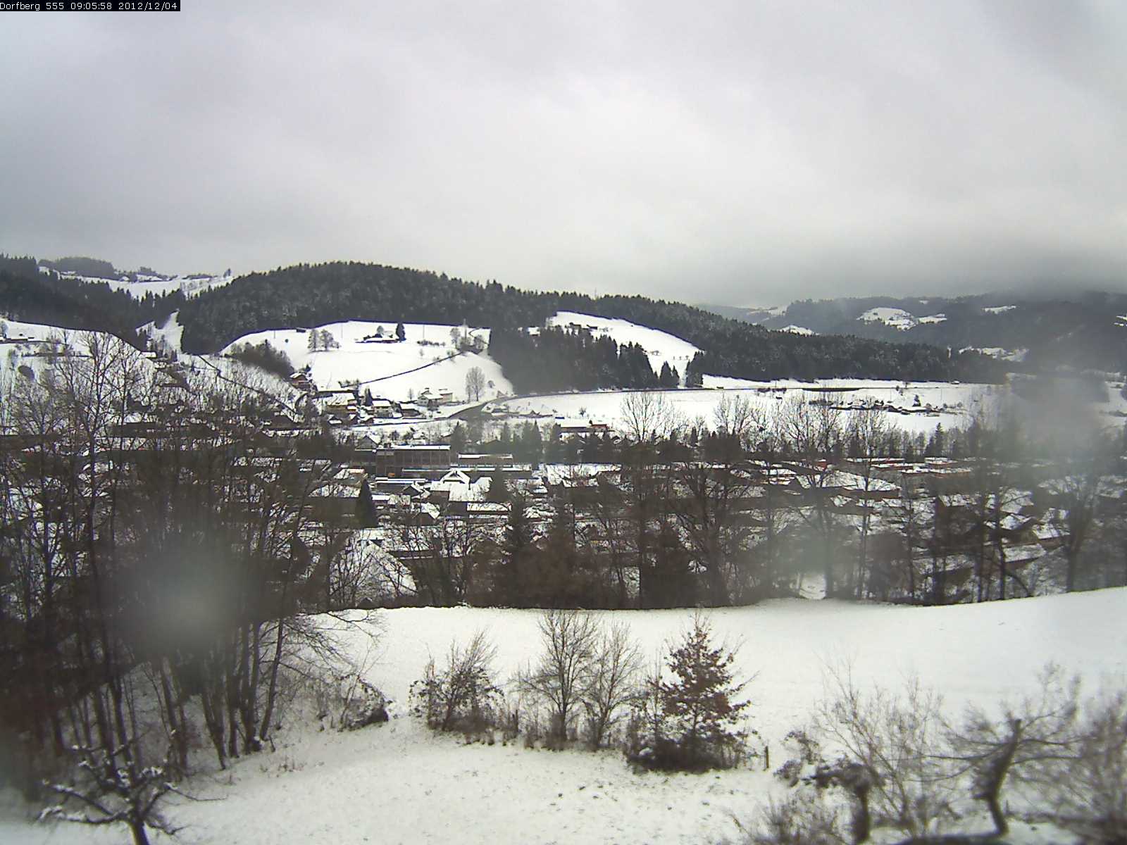 Webcam-Bild: Aussicht vom Dorfberg in Langnau 20121204-090600