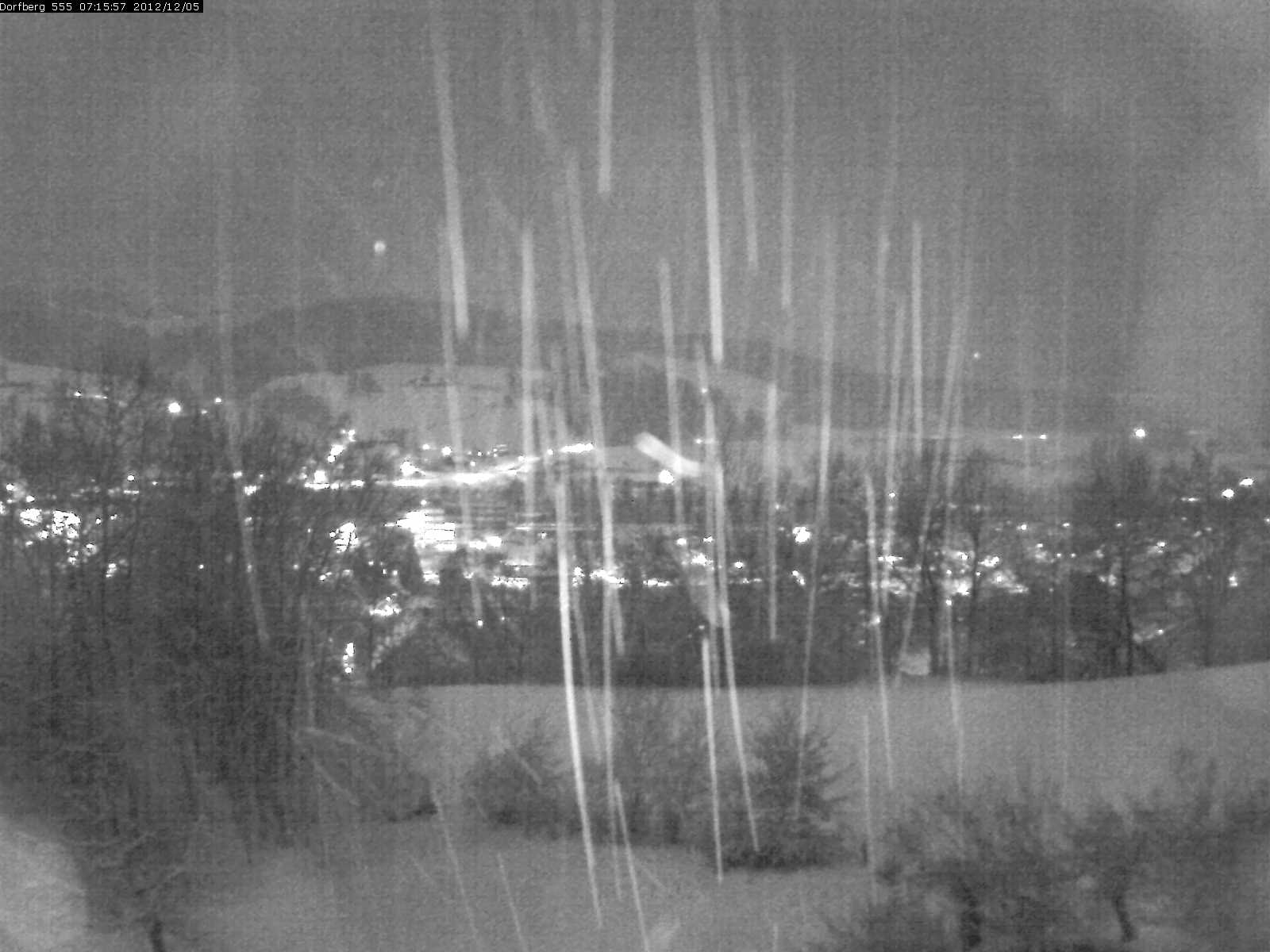 Webcam-Bild: Aussicht vom Dorfberg in Langnau 20121205-071600