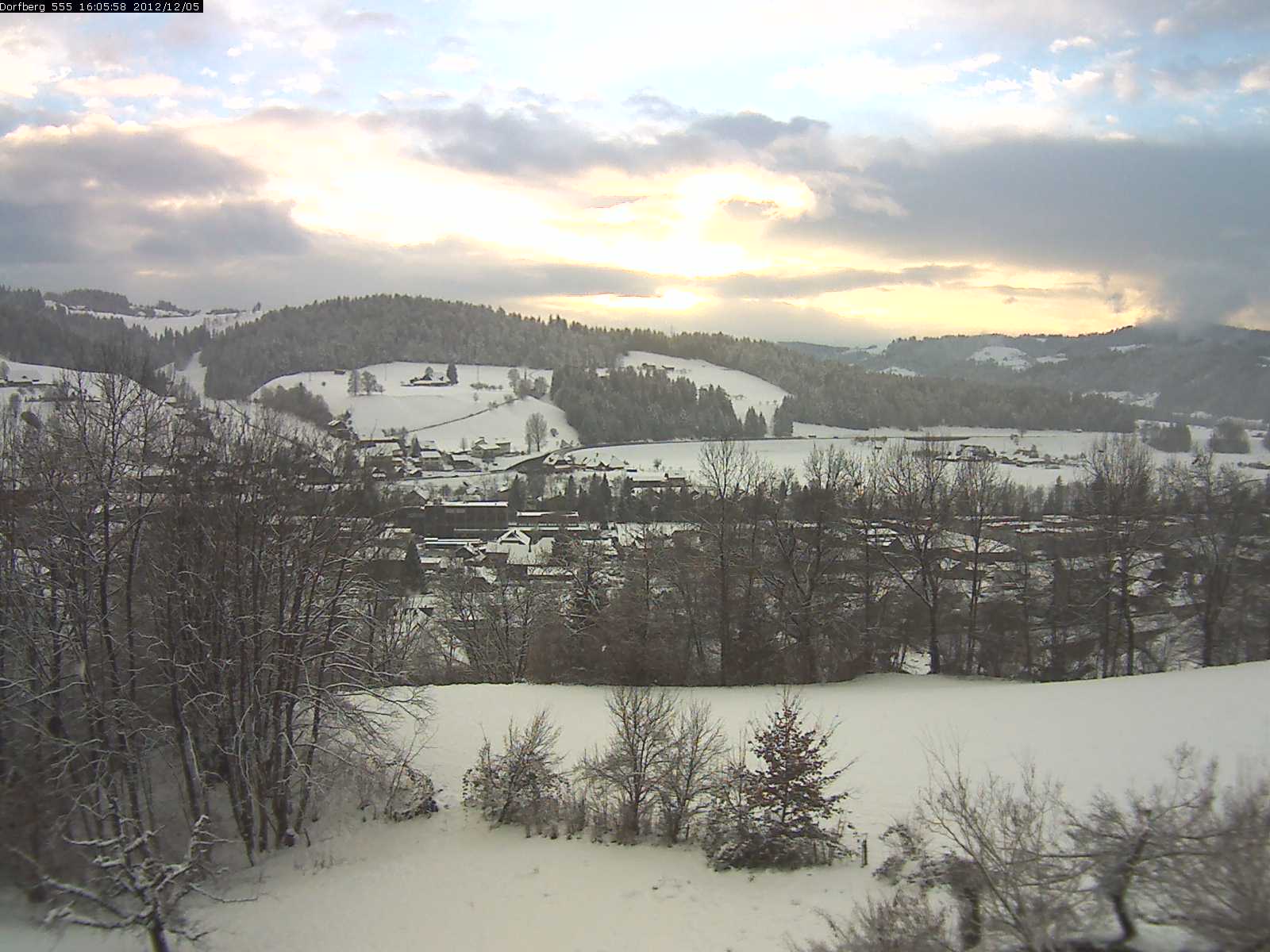 Webcam-Bild: Aussicht vom Dorfberg in Langnau 20121205-160600