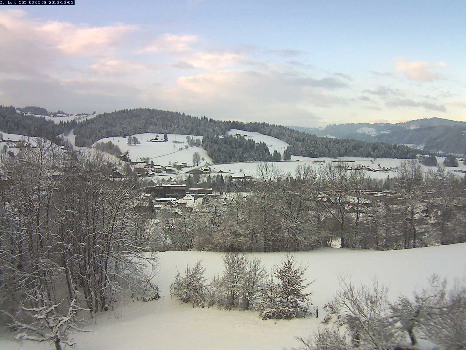 Webcam-Bild: Aussicht vom Dorfberg in Langnau 20121206-090600