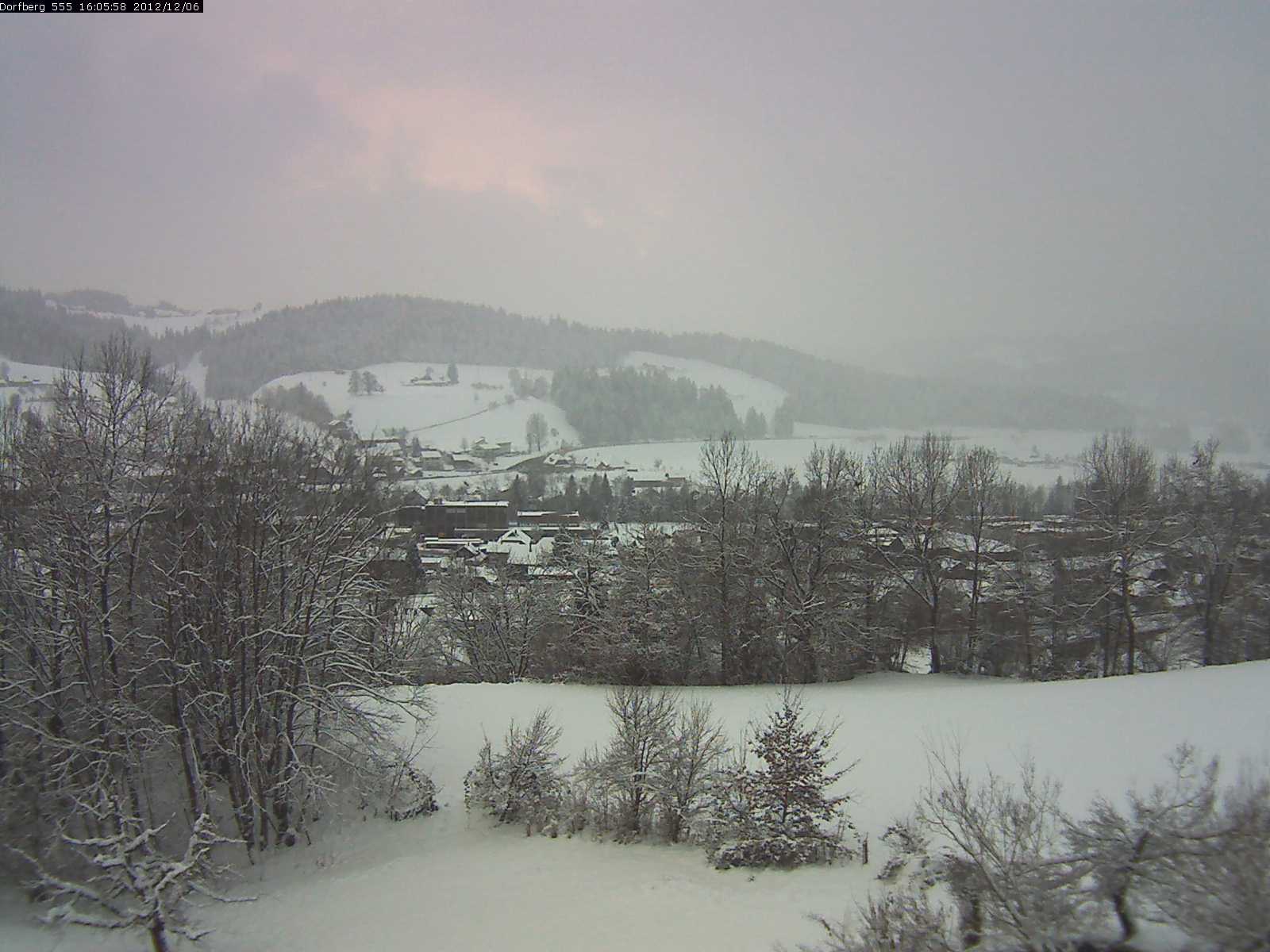 Webcam-Bild: Aussicht vom Dorfberg in Langnau 20121206-160600