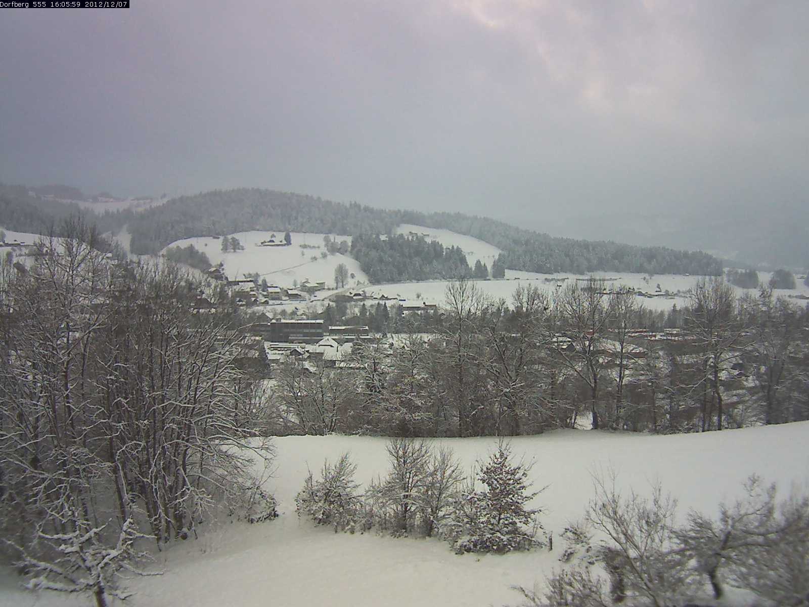 Webcam-Bild: Aussicht vom Dorfberg in Langnau 20121207-160600