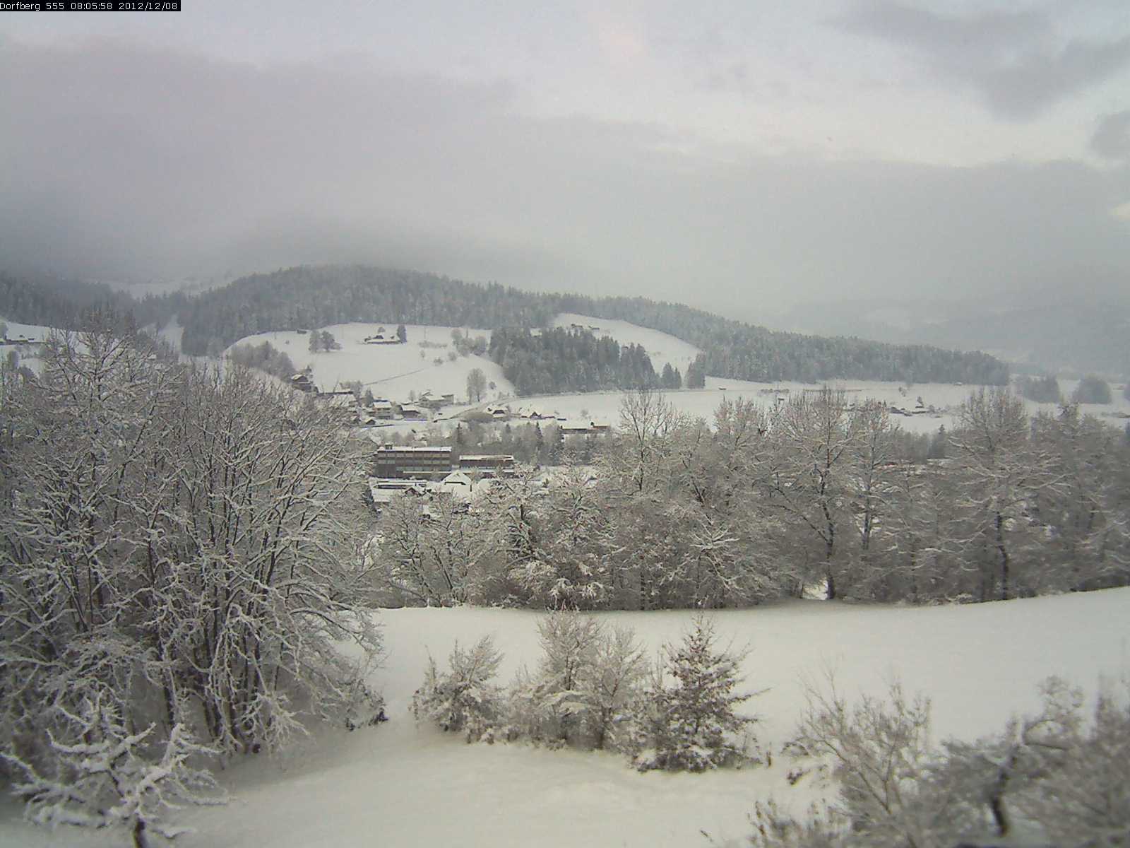 Webcam-Bild: Aussicht vom Dorfberg in Langnau 20121208-080600