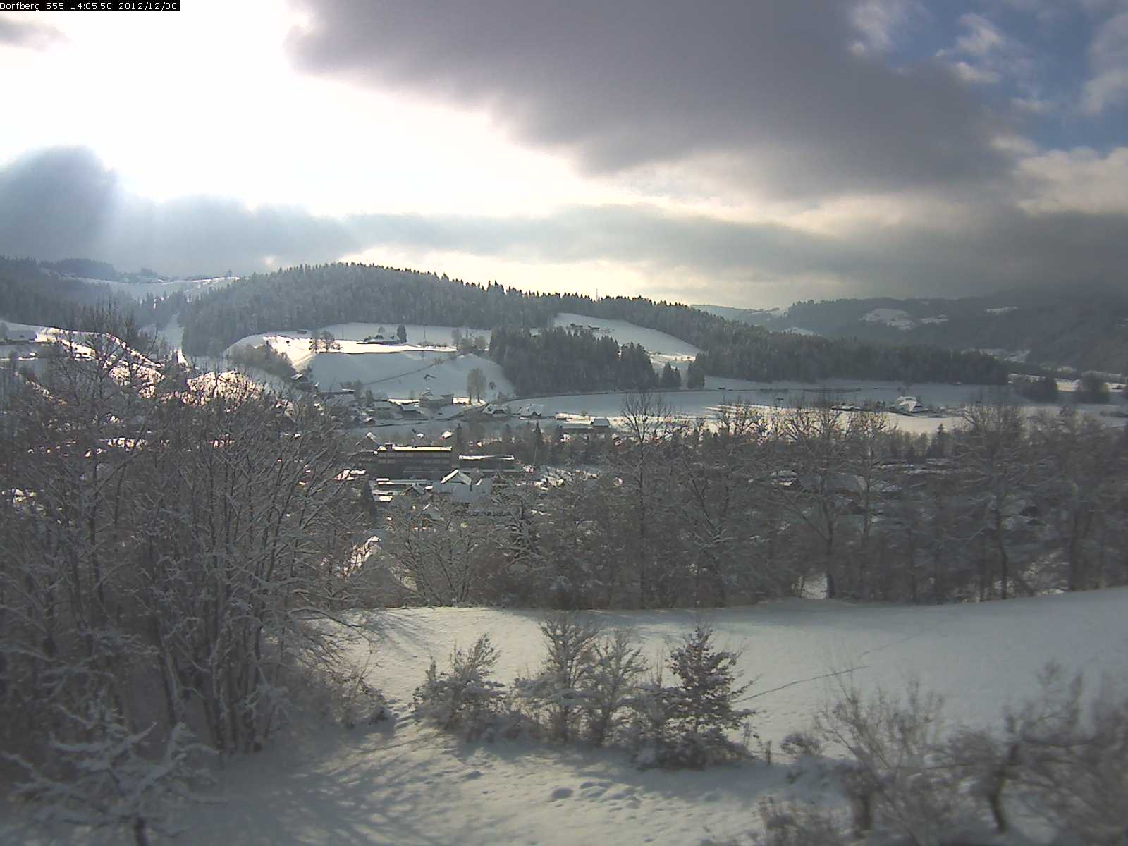 Webcam-Bild: Aussicht vom Dorfberg in Langnau 20121208-140600