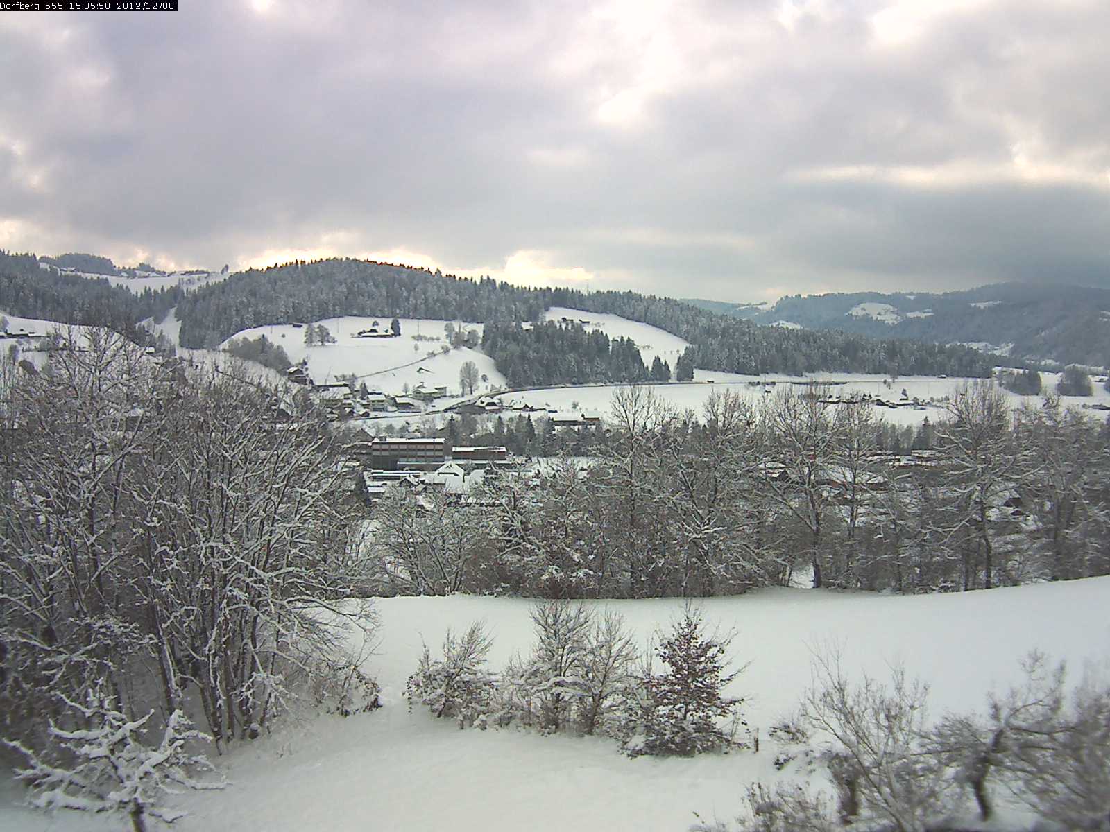Webcam-Bild: Aussicht vom Dorfberg in Langnau 20121208-150600