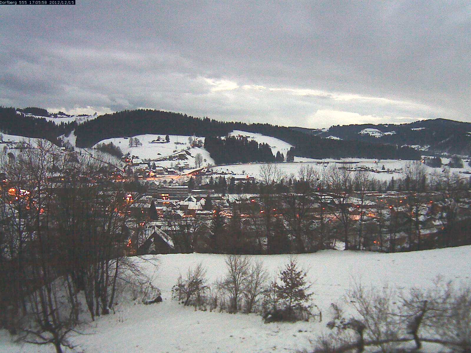 Webcam-Bild: Aussicht vom Dorfberg in Langnau 20121215-170600