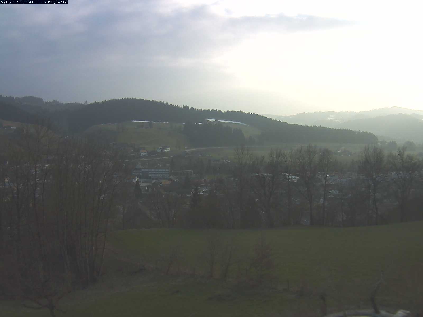 Webcam-Bild: Aussicht vom Dorfberg in Langnau 20130407-190600