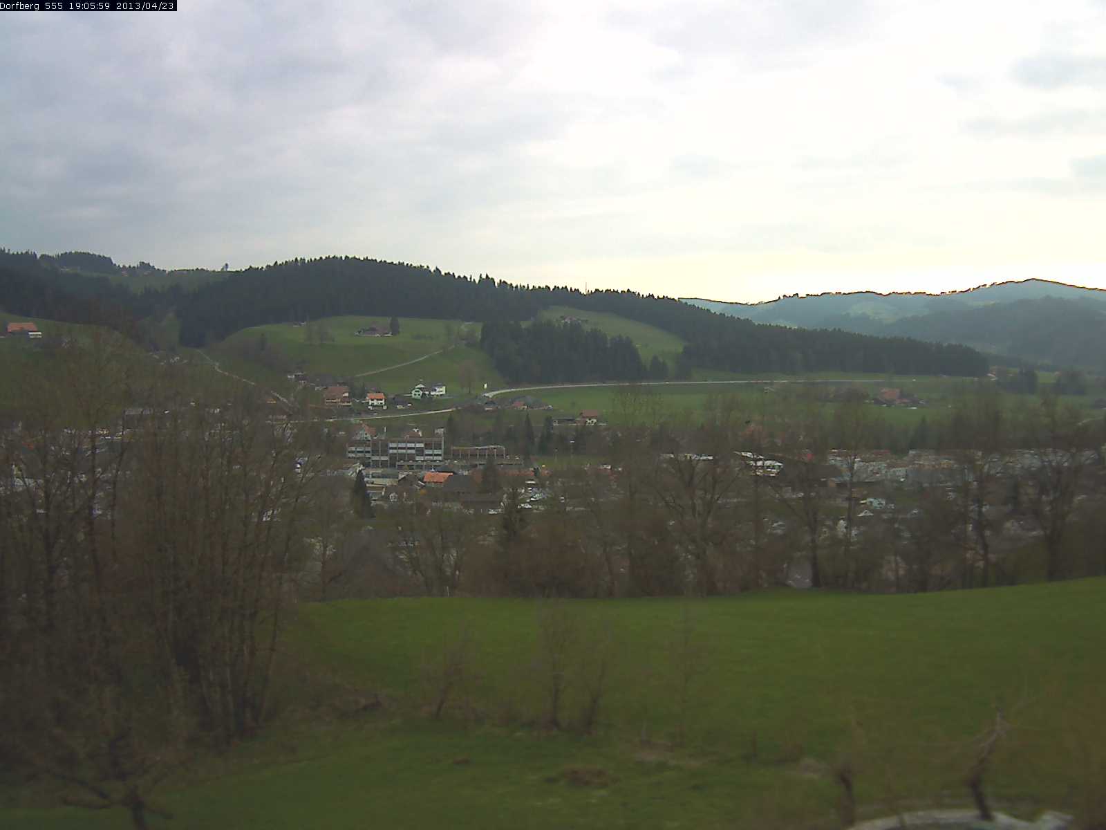Webcam-Bild: Aussicht vom Dorfberg in Langnau 20130423-190600