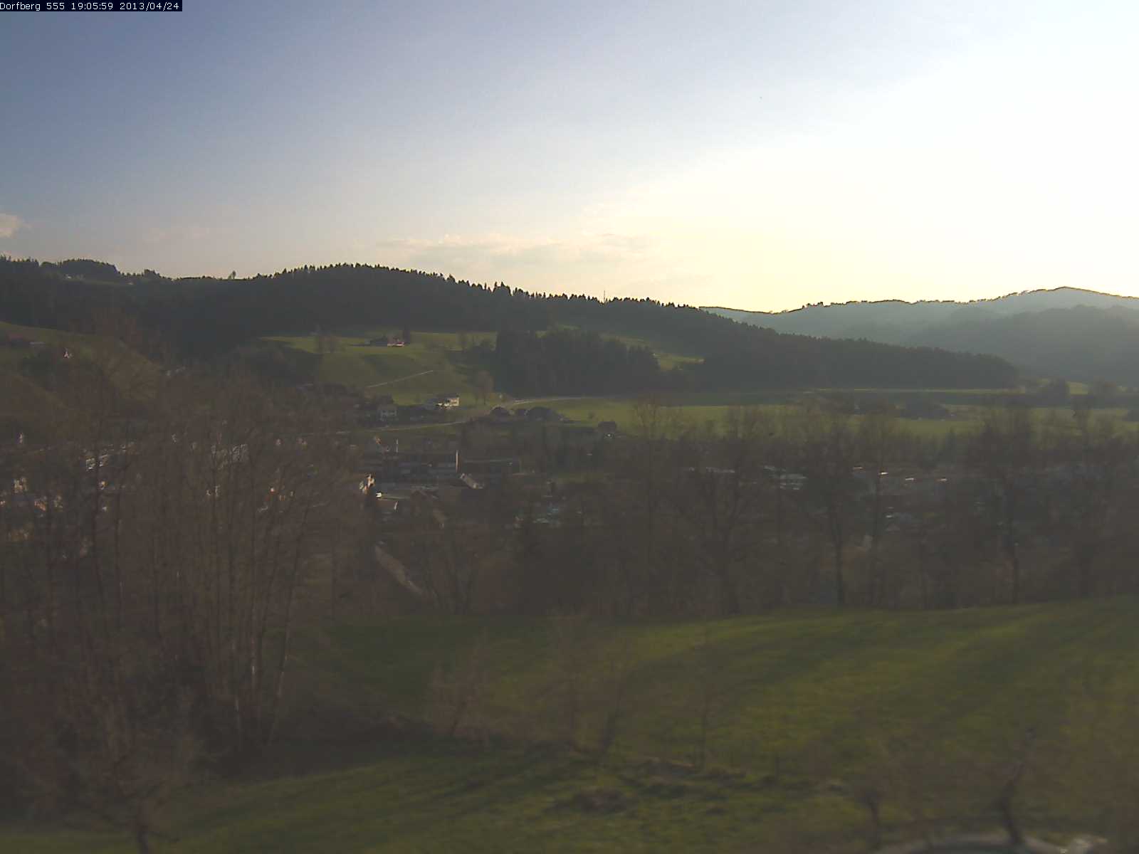 Webcam-Bild: Aussicht vom Dorfberg in Langnau 20130424-190600