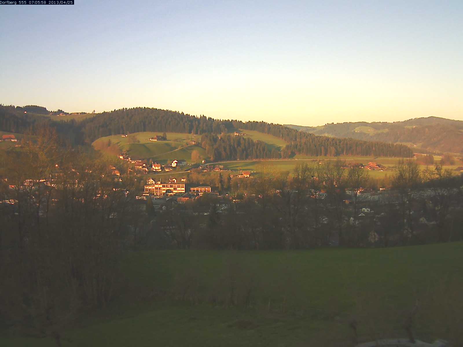 Webcam-Bild: Aussicht vom Dorfberg in Langnau 20130425-070600