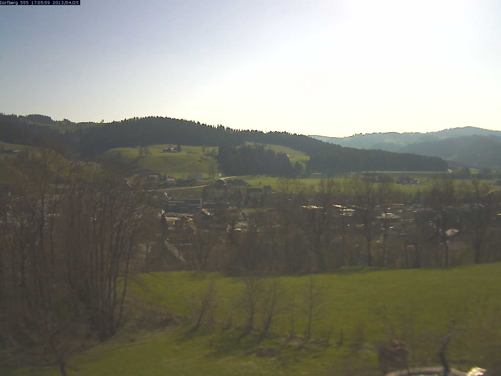 Webcam-Bild: Aussicht vom Dorfberg in Langnau 20130425-170600