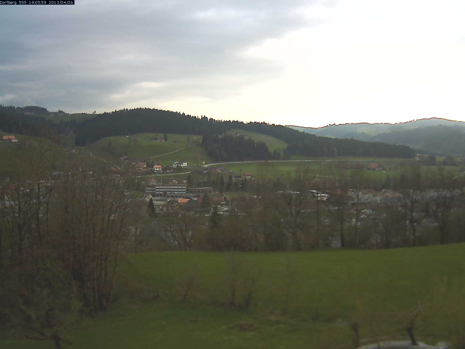 Webcam-Bild: Aussicht vom Dorfberg in Langnau 20130426-190600