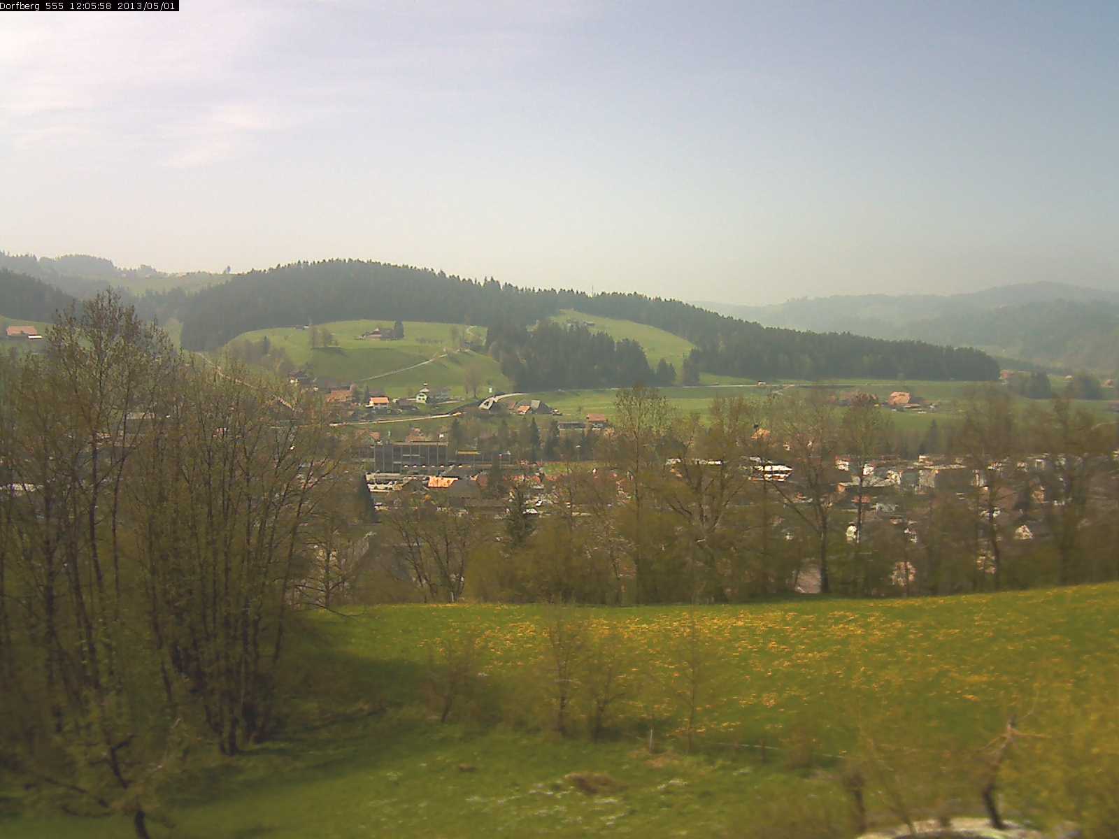 Webcam-Bild: Aussicht vom Dorfberg in Langnau 20130501-120600