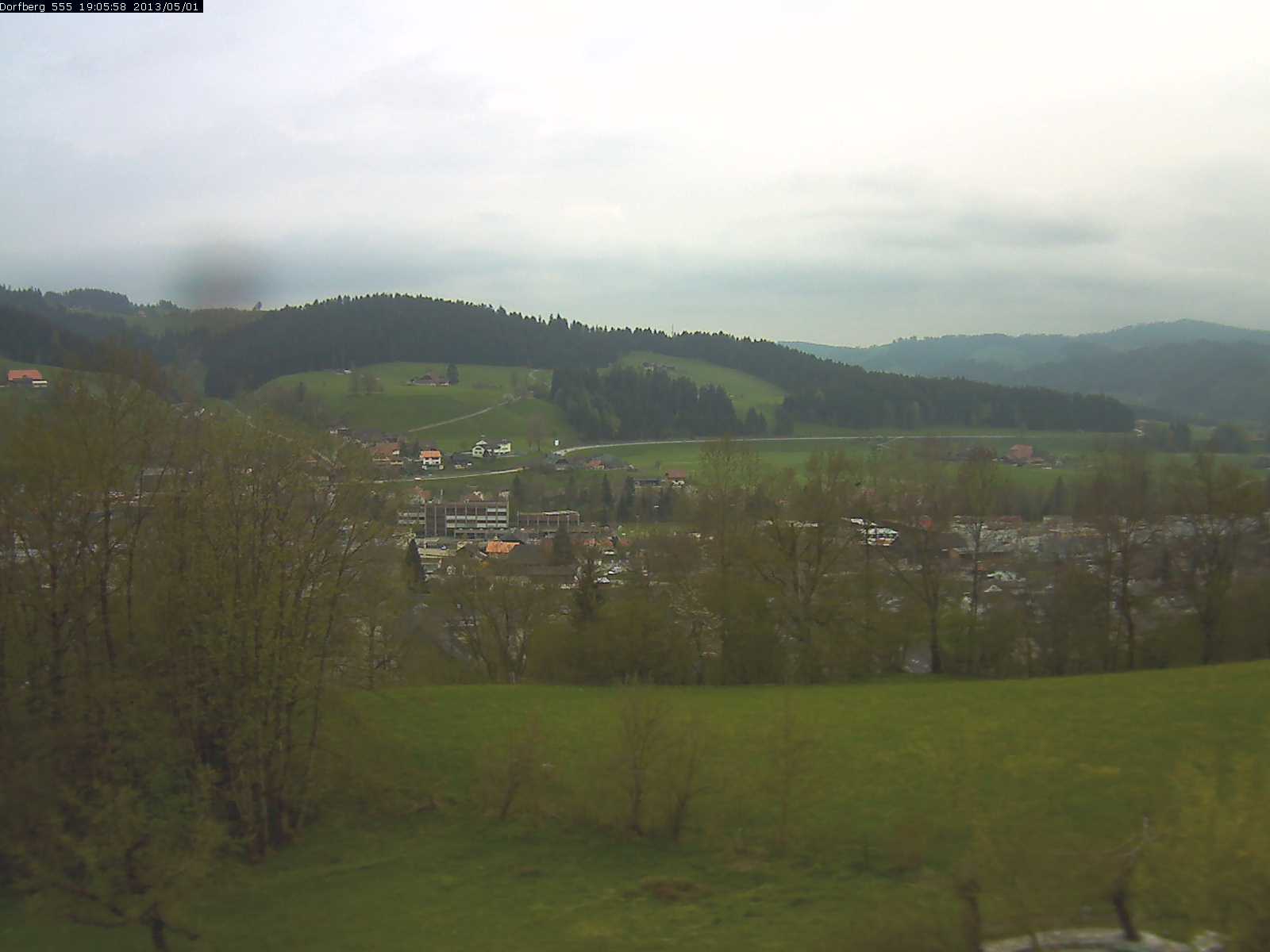 Webcam-Bild: Aussicht vom Dorfberg in Langnau 20130501-190600