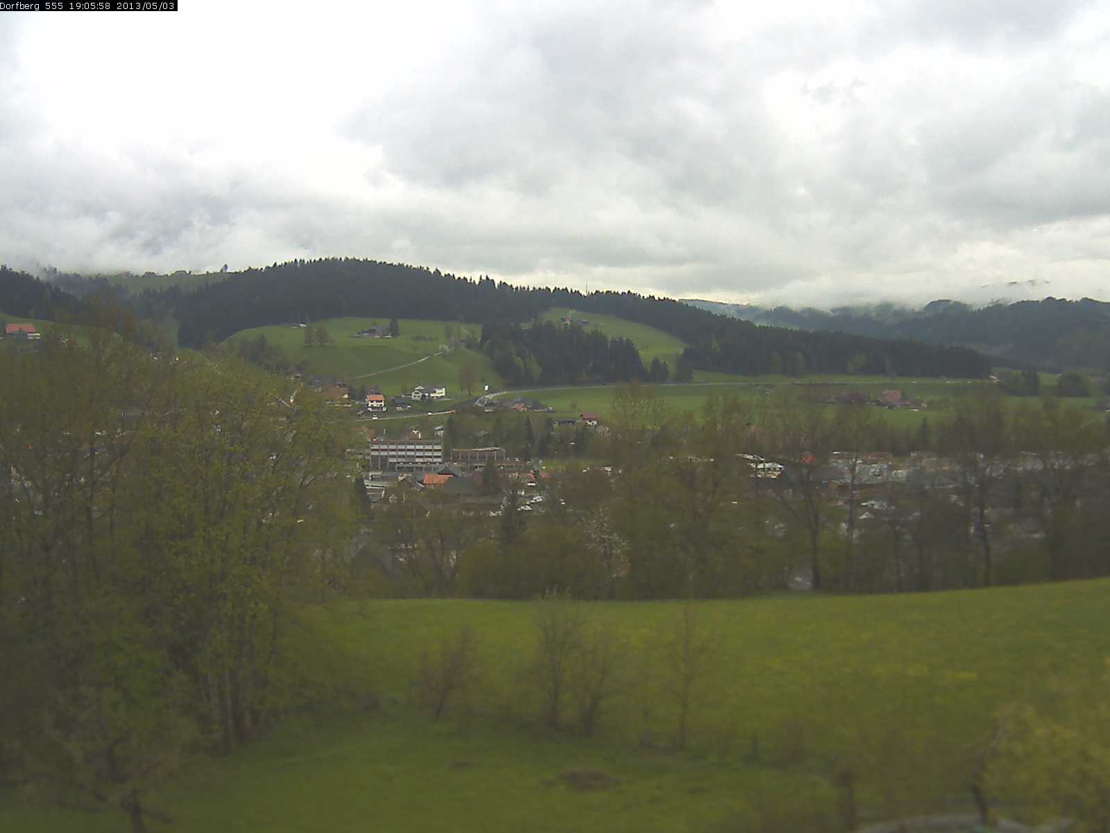 Webcam-Bild: Aussicht vom Dorfberg in Langnau 20130503-190600