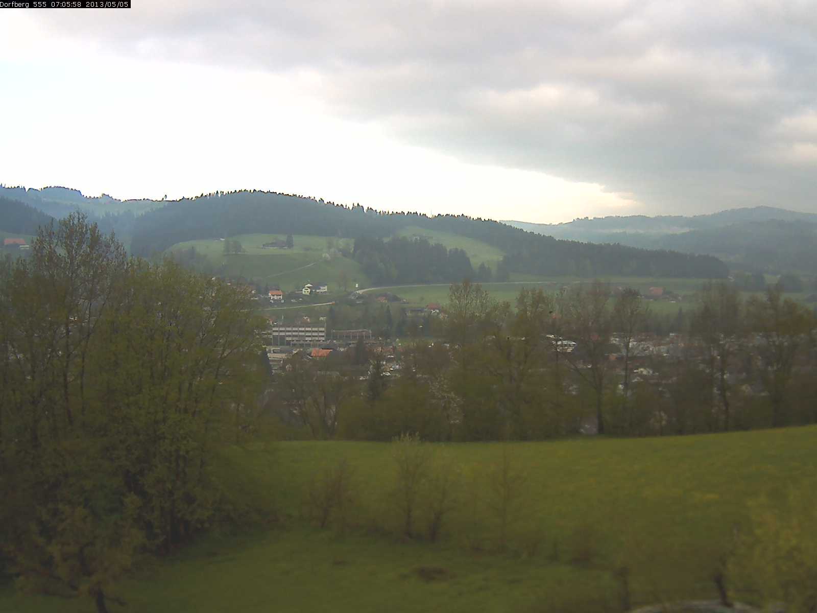 Webcam-Bild: Aussicht vom Dorfberg in Langnau 20130505-070600