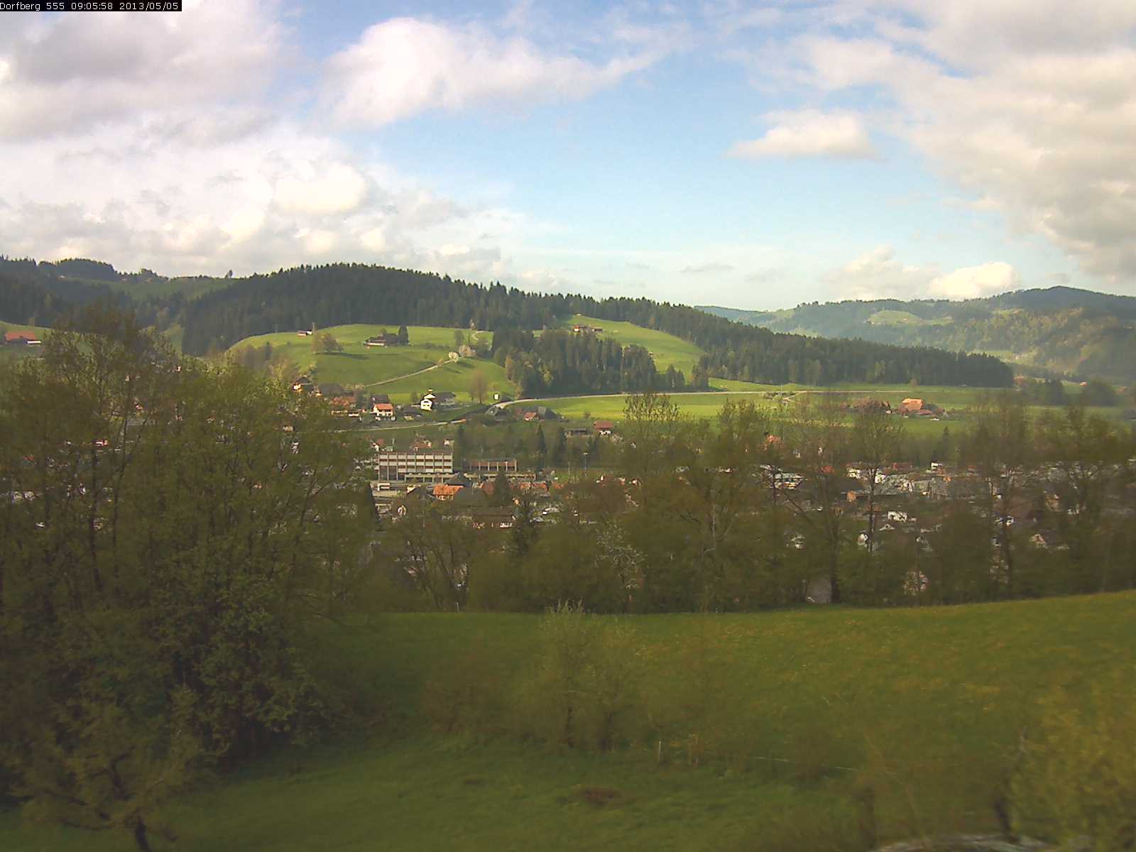 Webcam-Bild: Aussicht vom Dorfberg in Langnau 20130505-090600