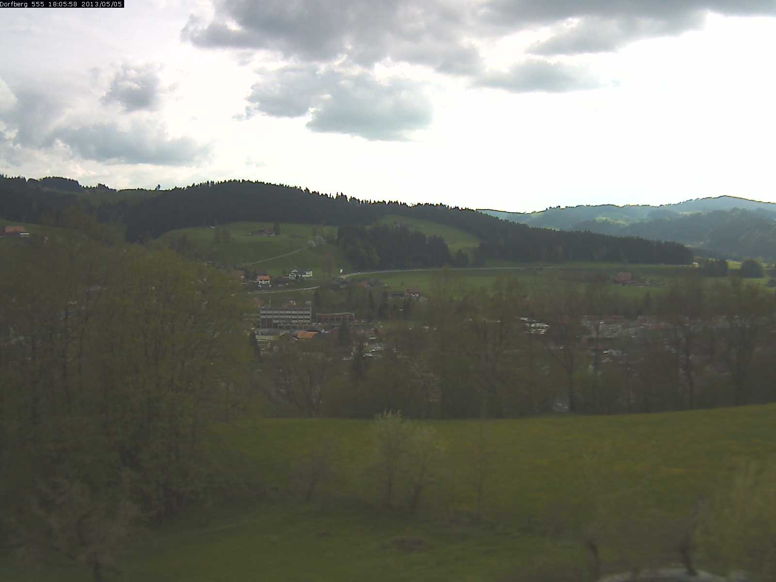 Webcam-Bild: Aussicht vom Dorfberg in Langnau 20130505-180600