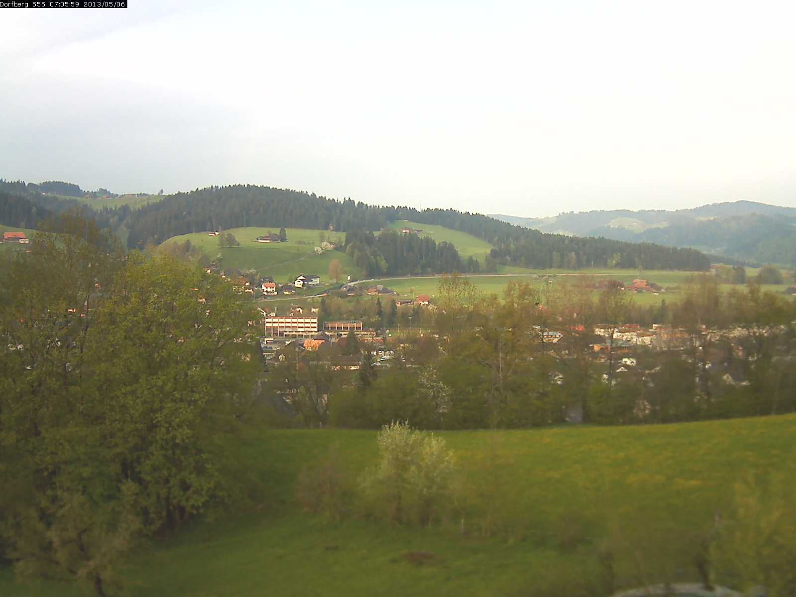 Webcam-Bild: Aussicht vom Dorfberg in Langnau 20130506-070600