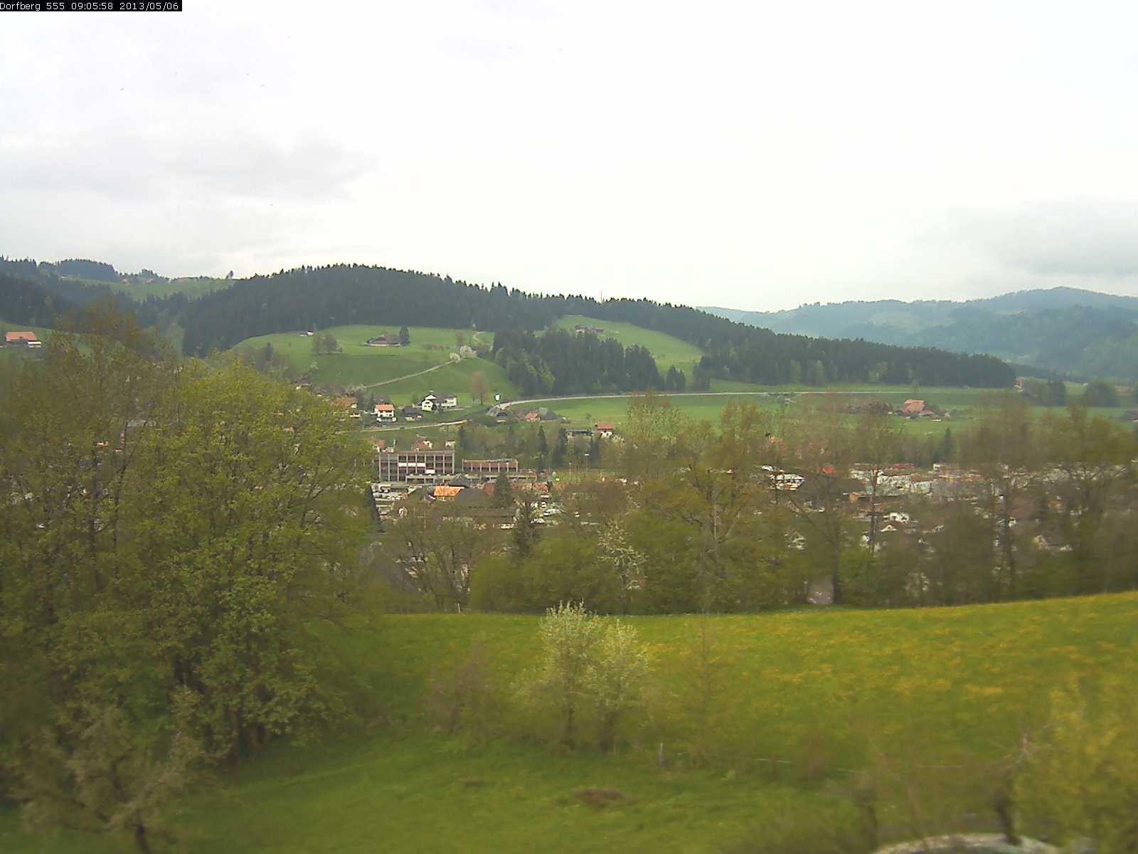 Webcam-Bild: Aussicht vom Dorfberg in Langnau 20130506-090600
