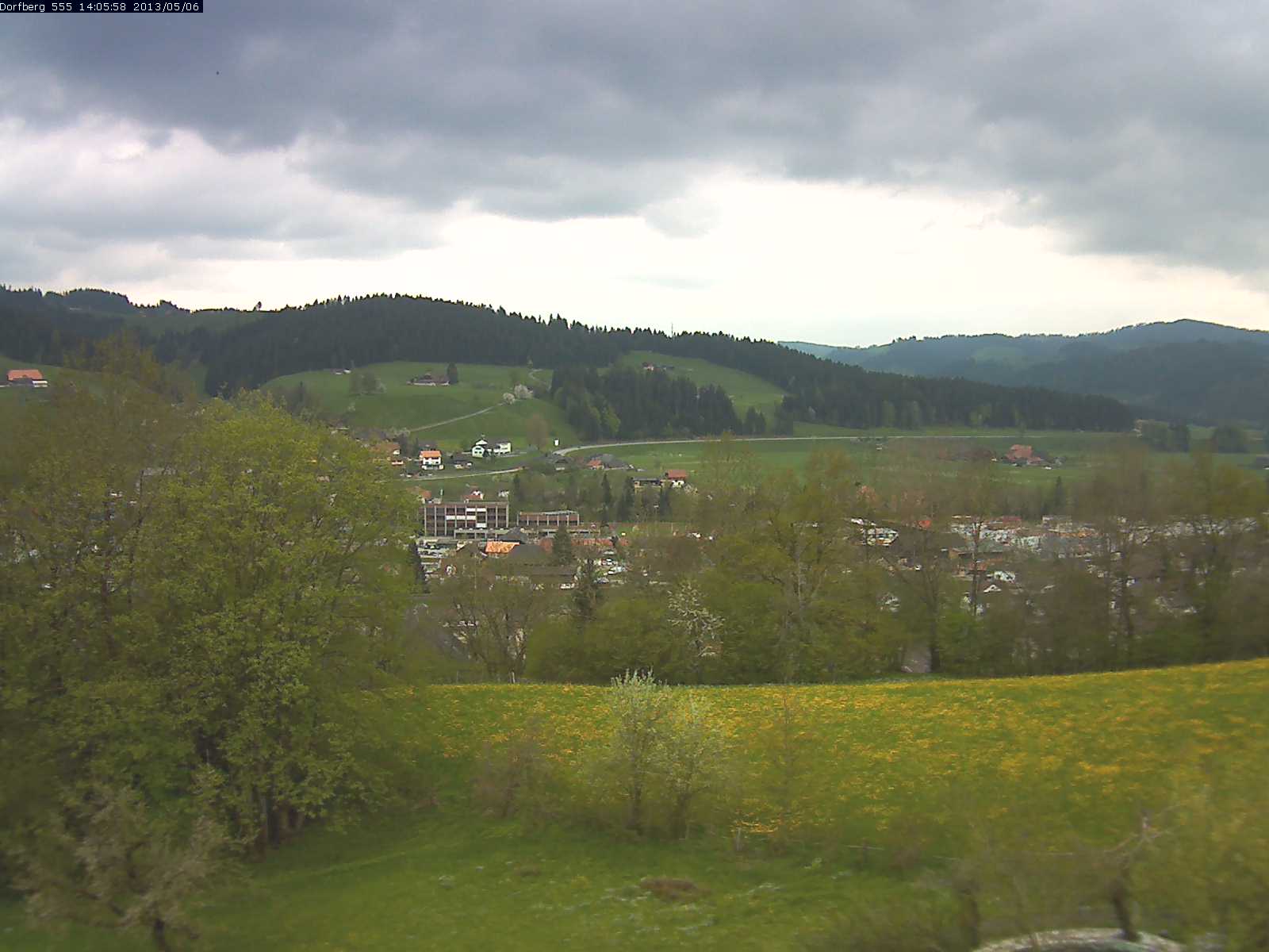 Webcam-Bild: Aussicht vom Dorfberg in Langnau 20130506-140600