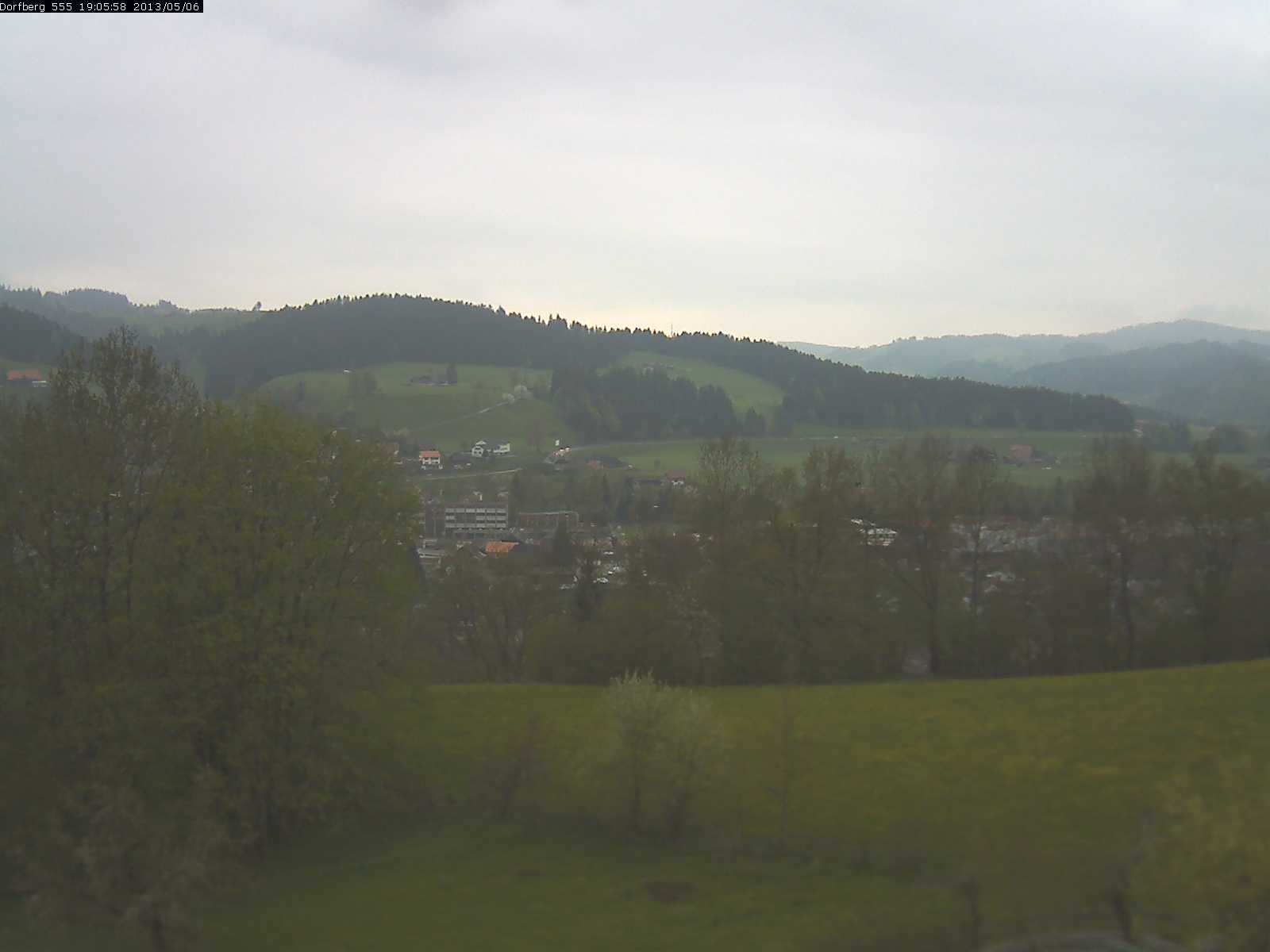 Webcam-Bild: Aussicht vom Dorfberg in Langnau 20130506-190600