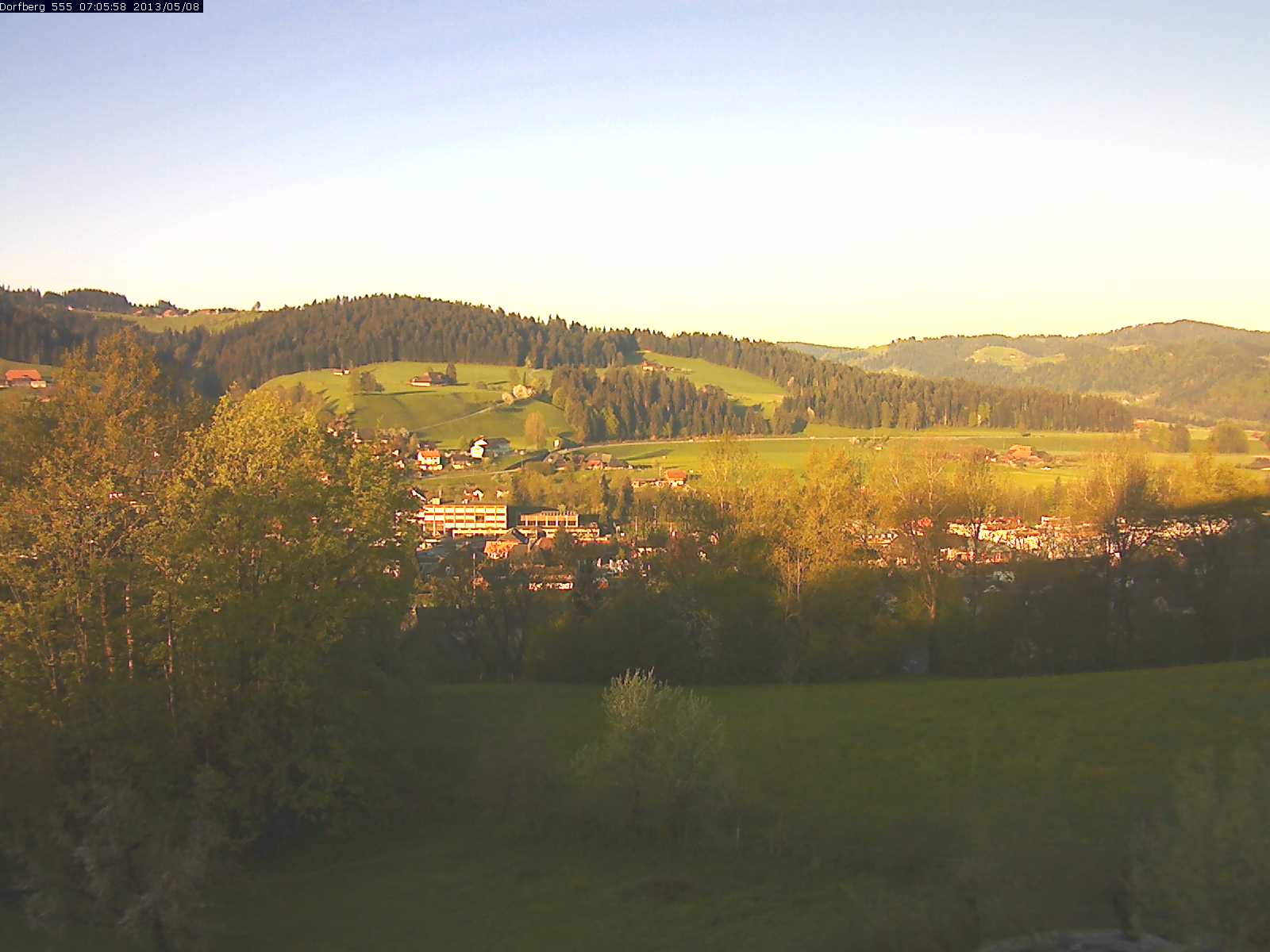 Webcam-Bild: Aussicht vom Dorfberg in Langnau 20130508-070600