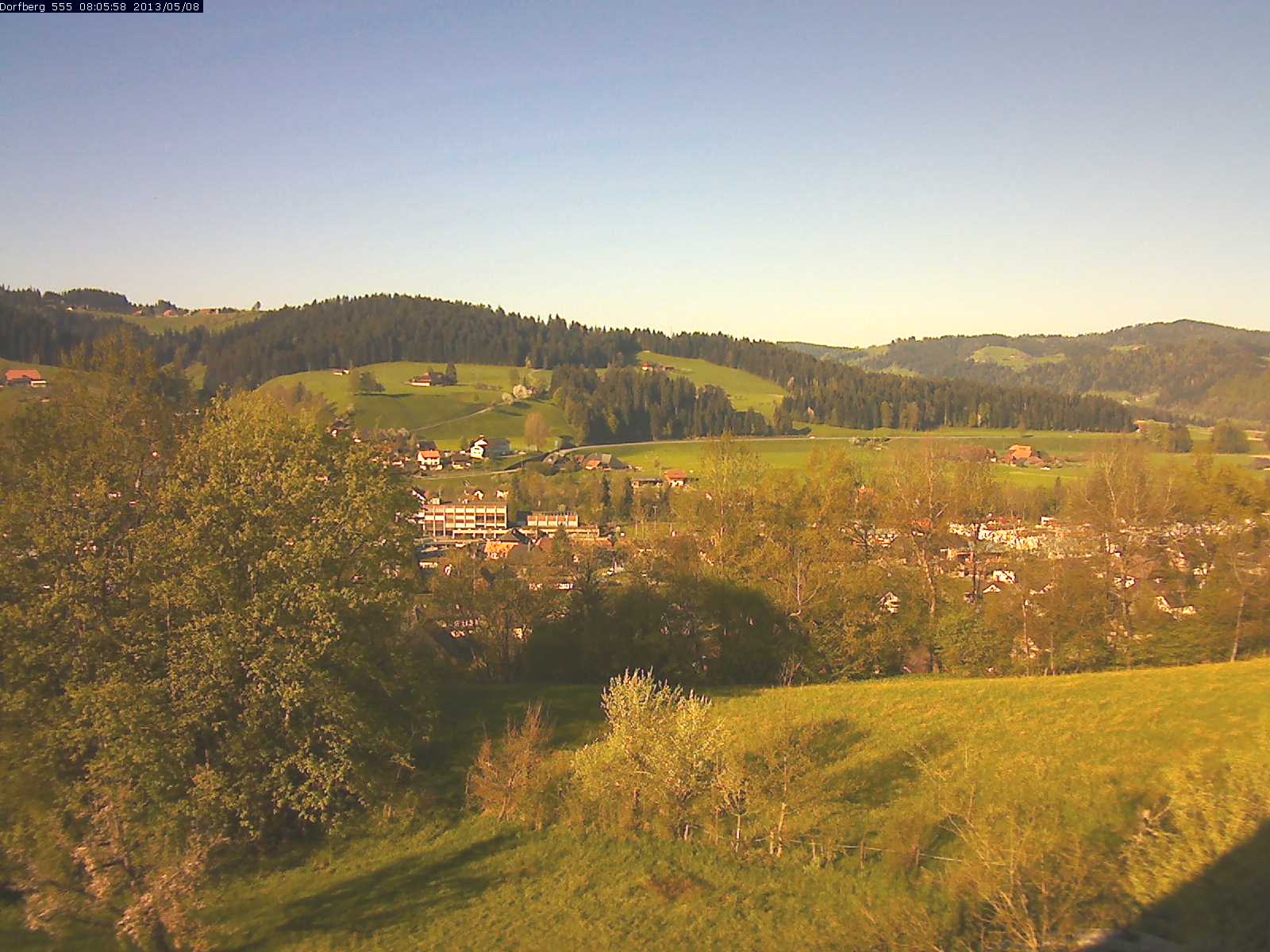 Webcam-Bild: Aussicht vom Dorfberg in Langnau 20130508-080600
