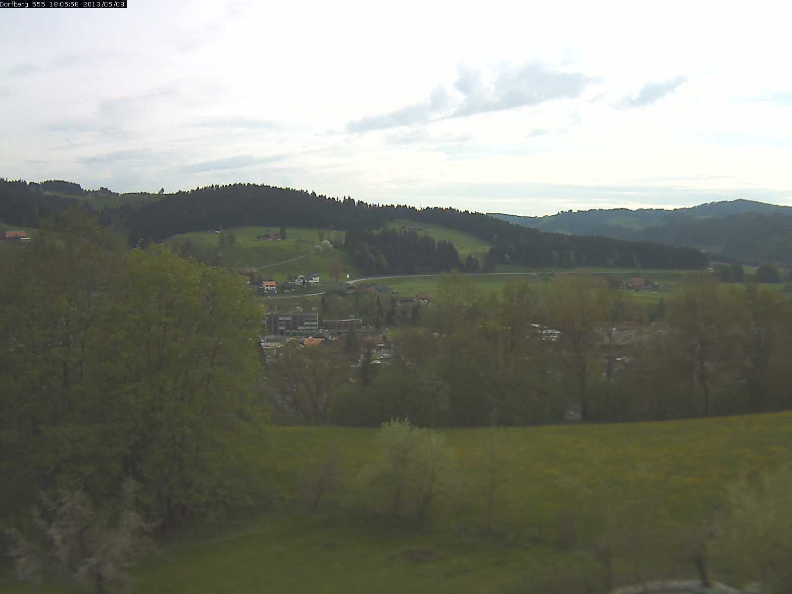 Webcam-Bild: Aussicht vom Dorfberg in Langnau 20130508-180600