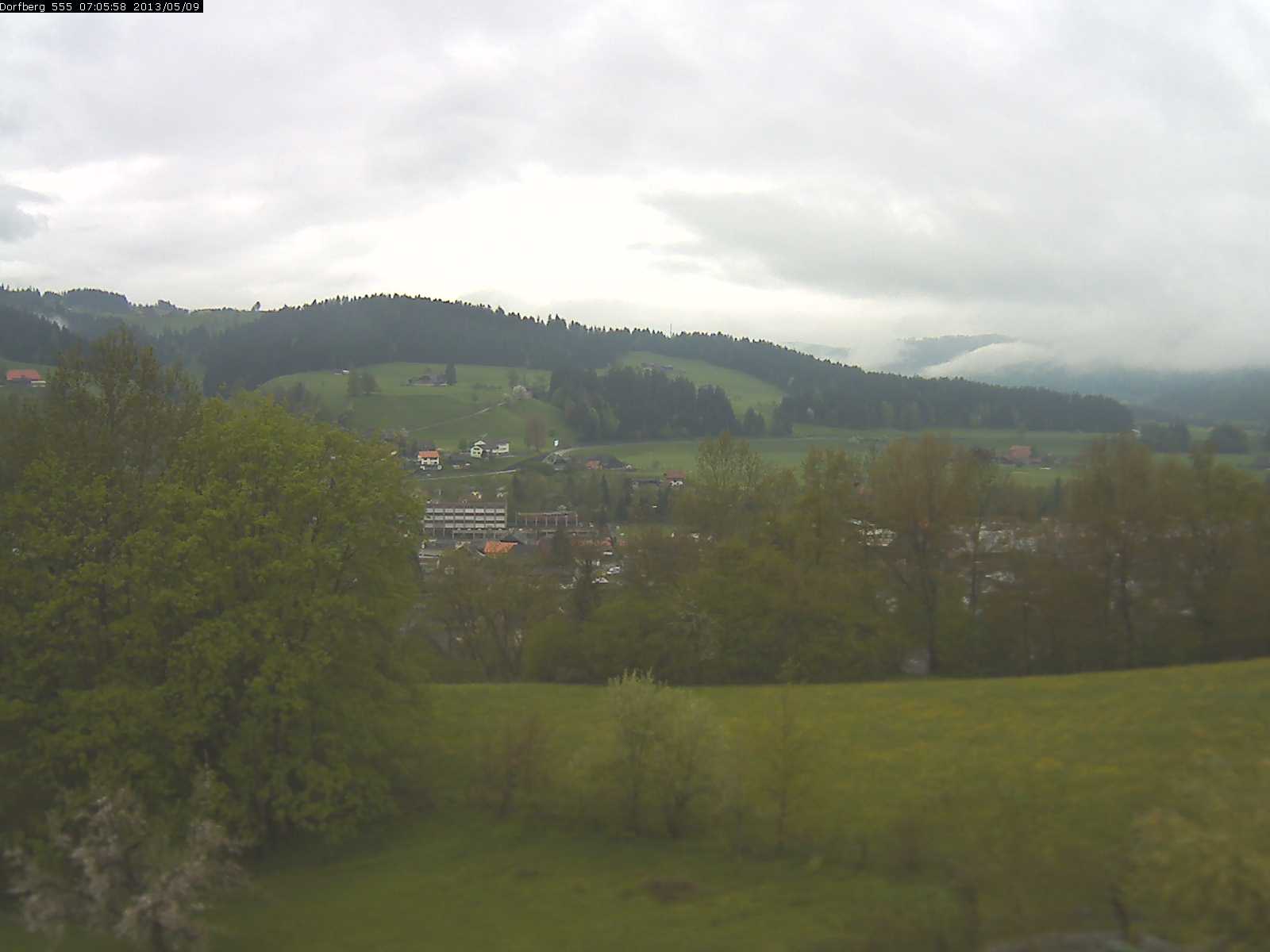 Webcam-Bild: Aussicht vom Dorfberg in Langnau 20130509-070600