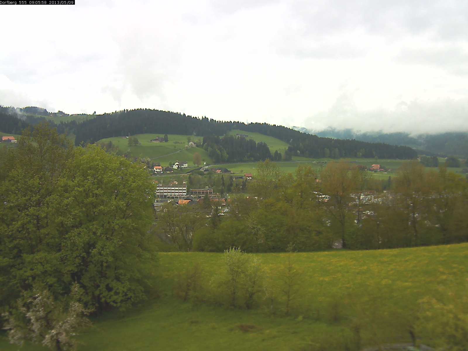 Webcam-Bild: Aussicht vom Dorfberg in Langnau 20130509-090600