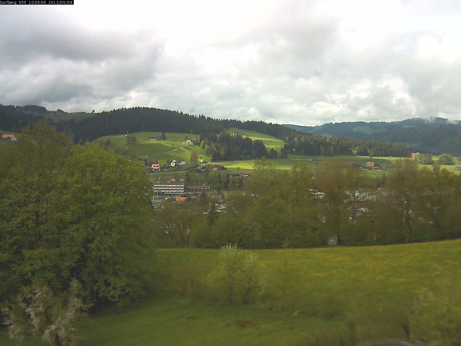 Webcam-Bild: Aussicht vom Dorfberg in Langnau 20130509-100600