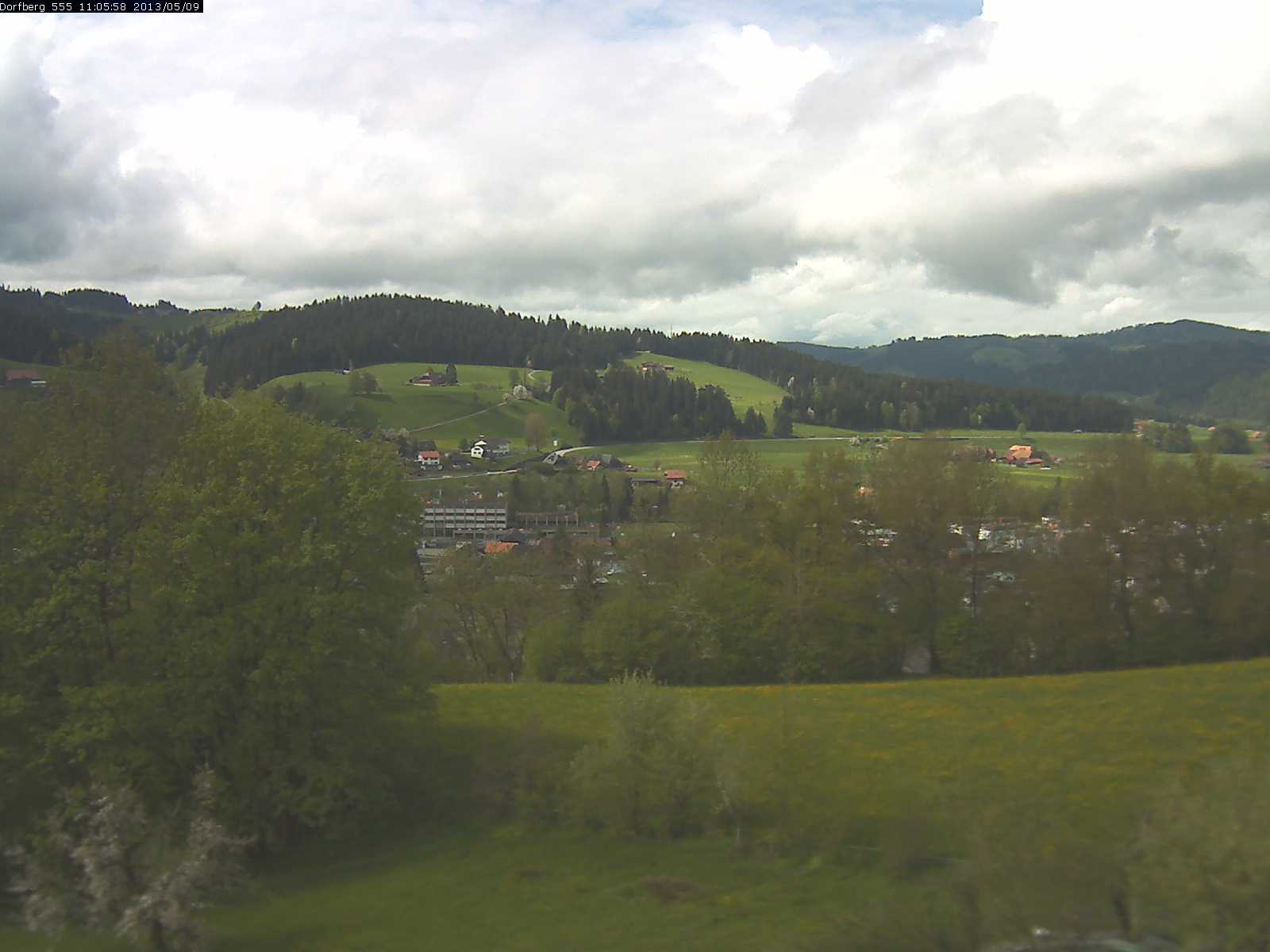 Webcam-Bild: Aussicht vom Dorfberg in Langnau 20130509-110600