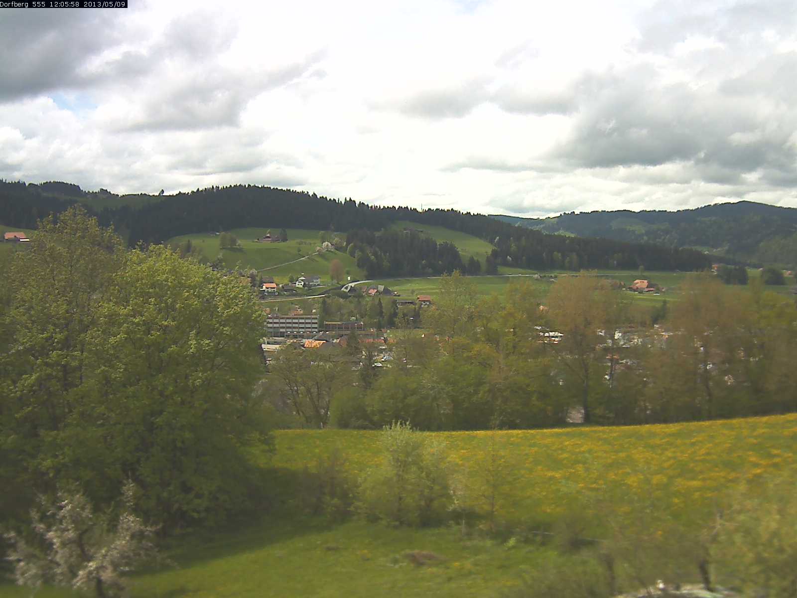 Webcam-Bild: Aussicht vom Dorfberg in Langnau 20130509-120600