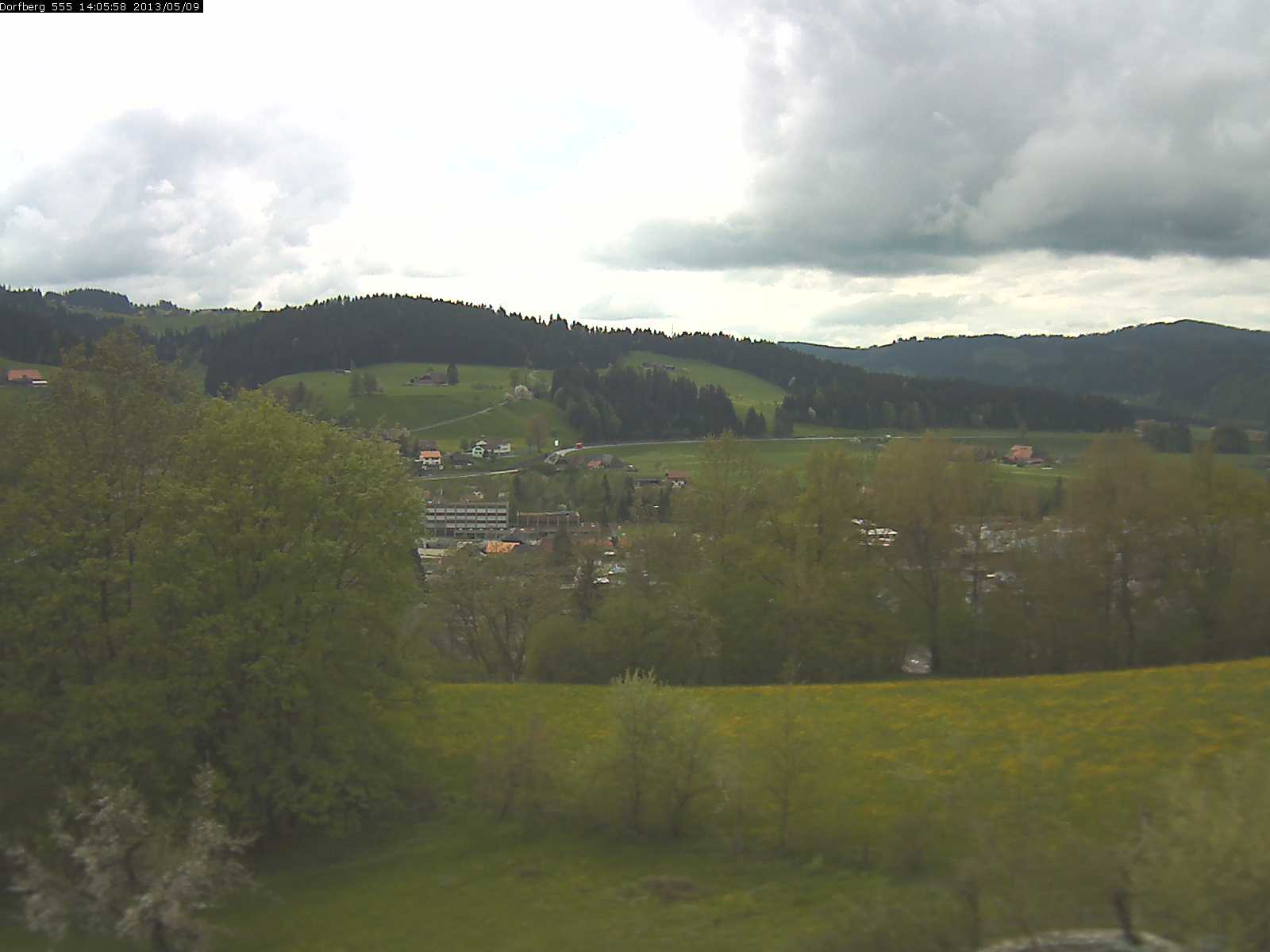 Webcam-Bild: Aussicht vom Dorfberg in Langnau 20130509-140600