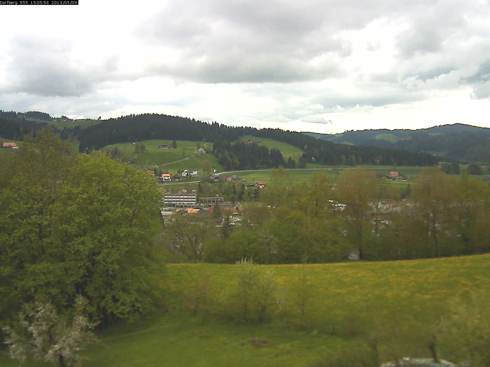 Webcam-Bild: Aussicht vom Dorfberg in Langnau 20130509-150600