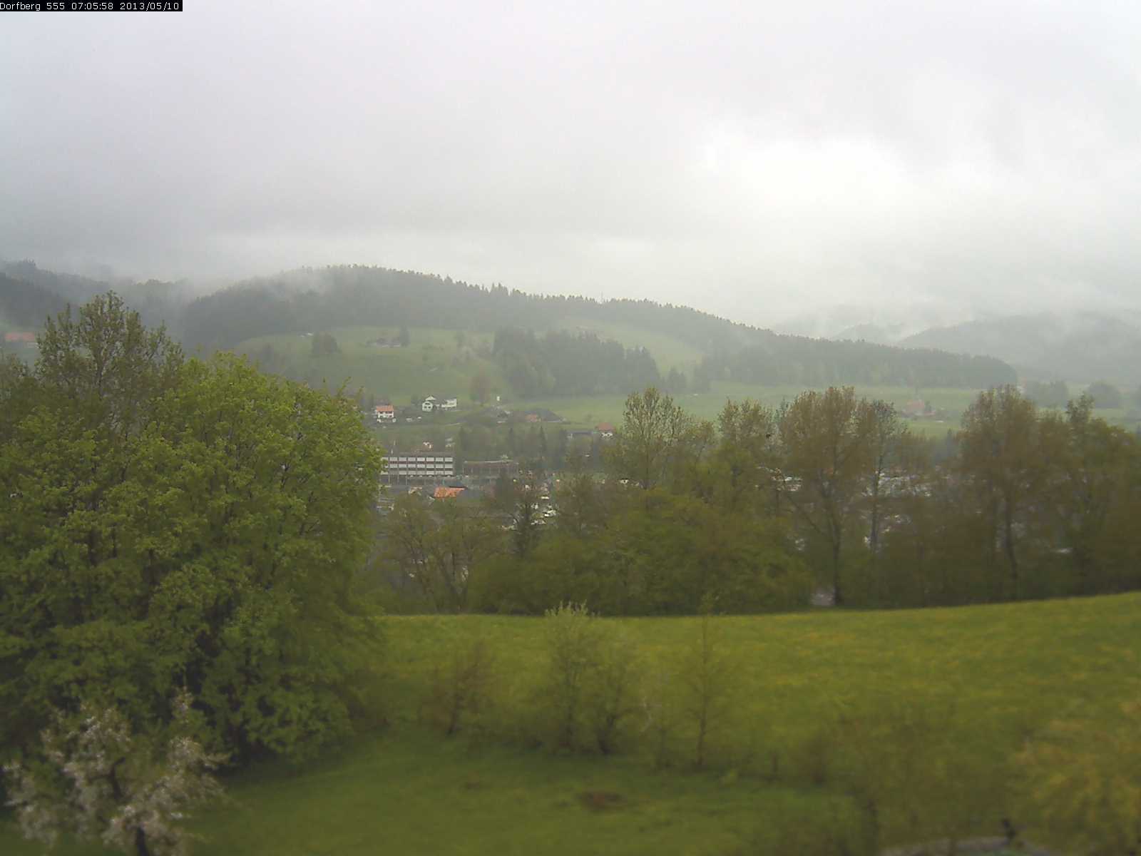 Webcam-Bild: Aussicht vom Dorfberg in Langnau 20130510-070600