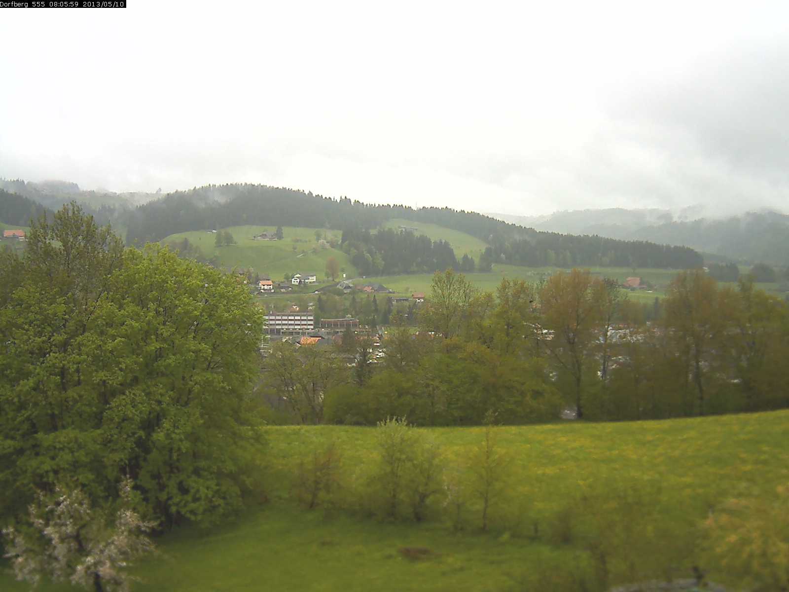Webcam-Bild: Aussicht vom Dorfberg in Langnau 20130510-080600