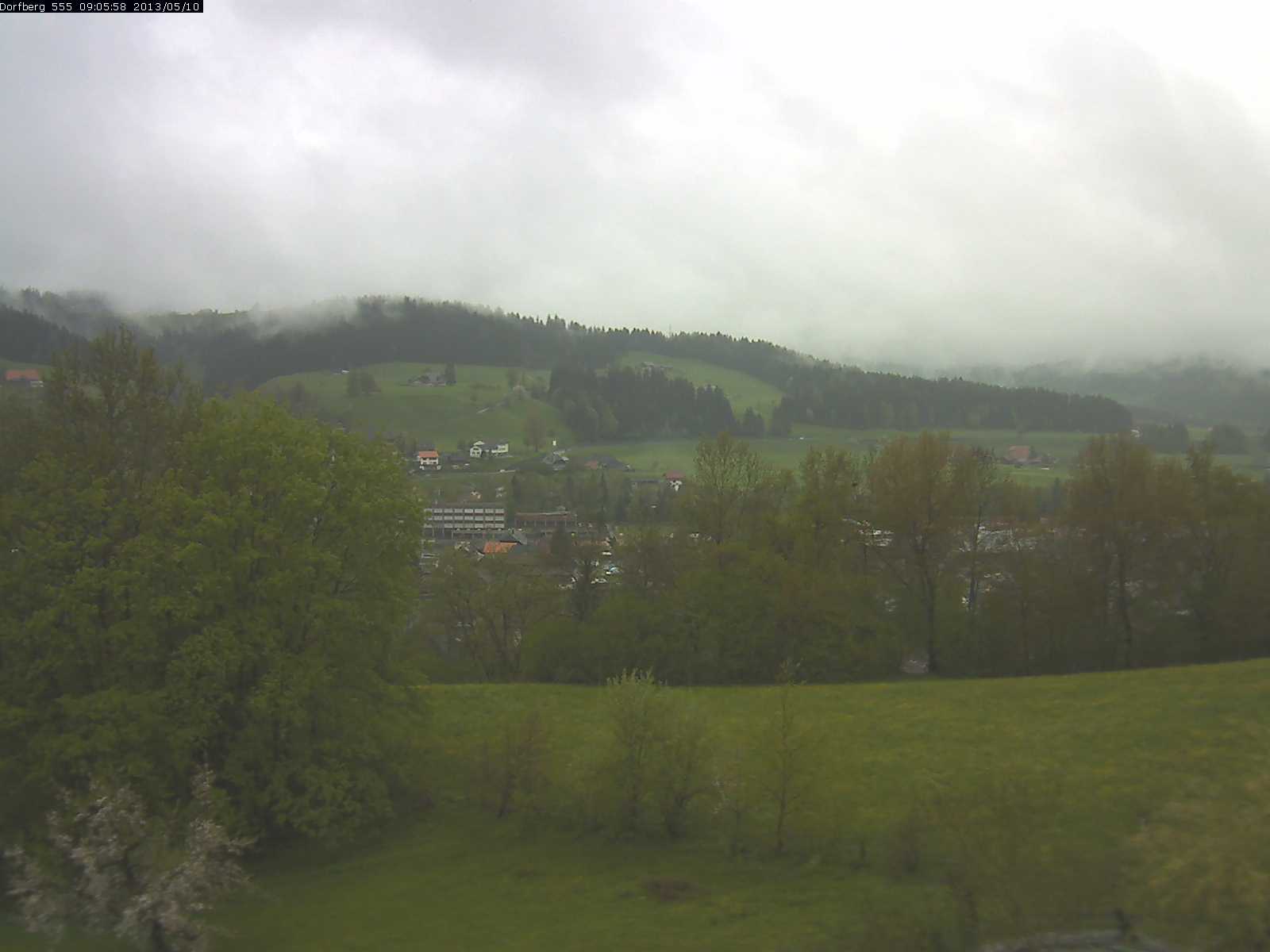 Webcam-Bild: Aussicht vom Dorfberg in Langnau 20130510-090600