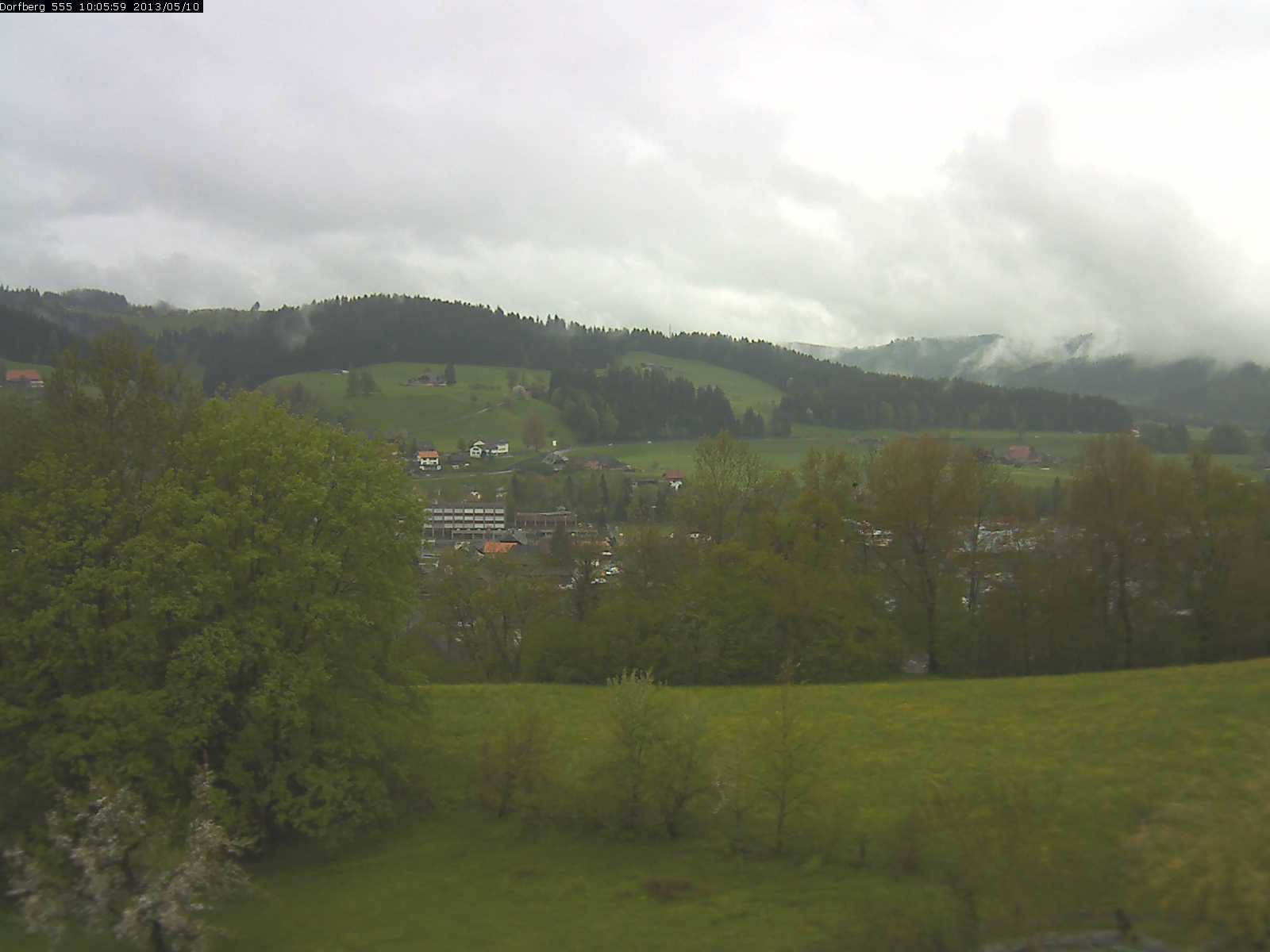 Webcam-Bild: Aussicht vom Dorfberg in Langnau 20130510-100600